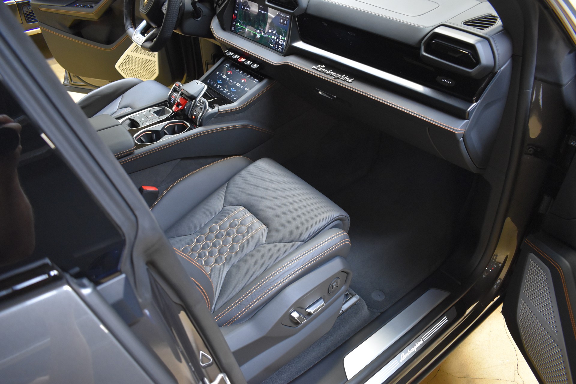 LAMBORGHINI URUS SE - MY 2025-image-15