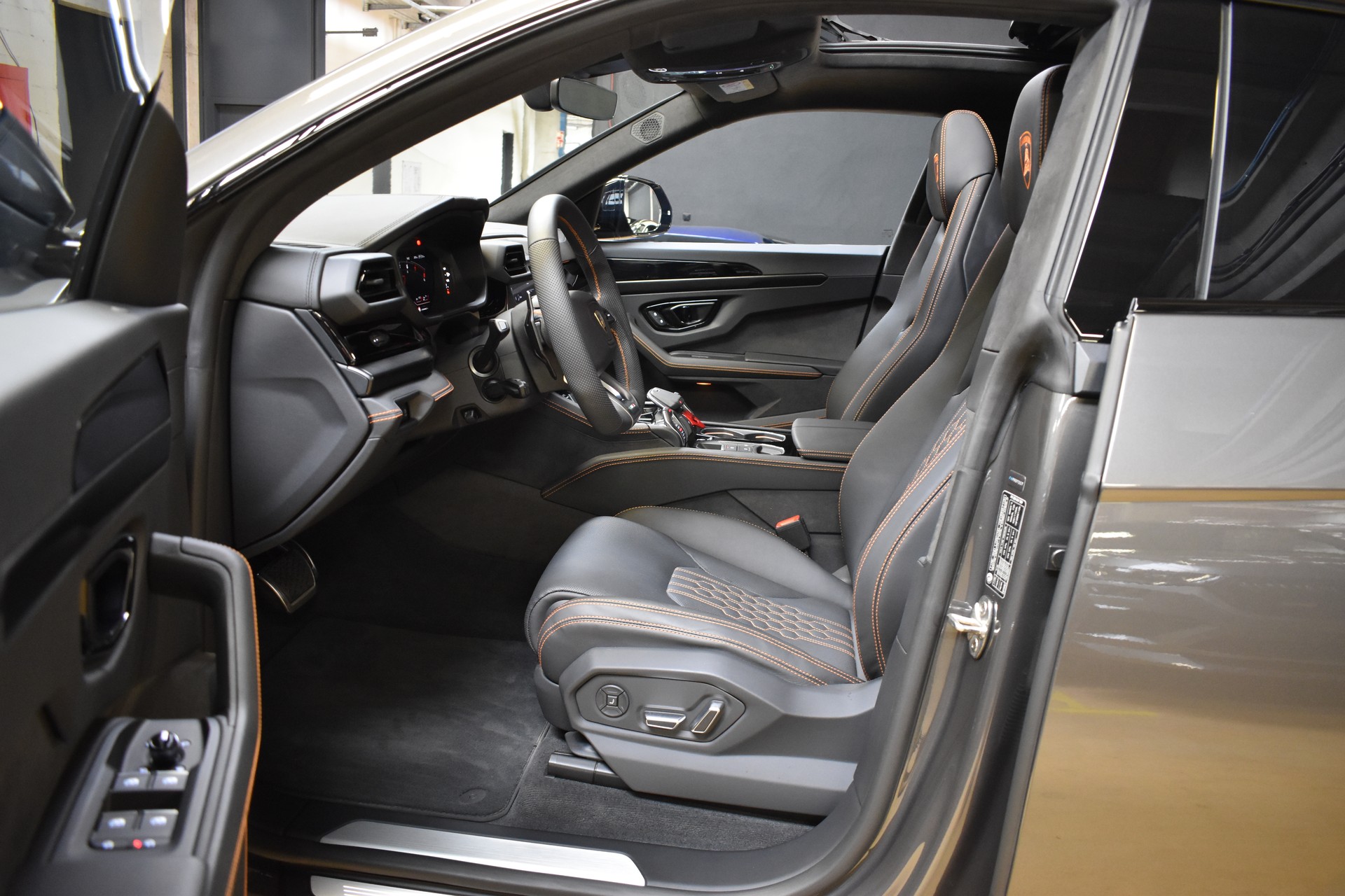 LAMBORGHINI URUS SE - MY 2025-image-12