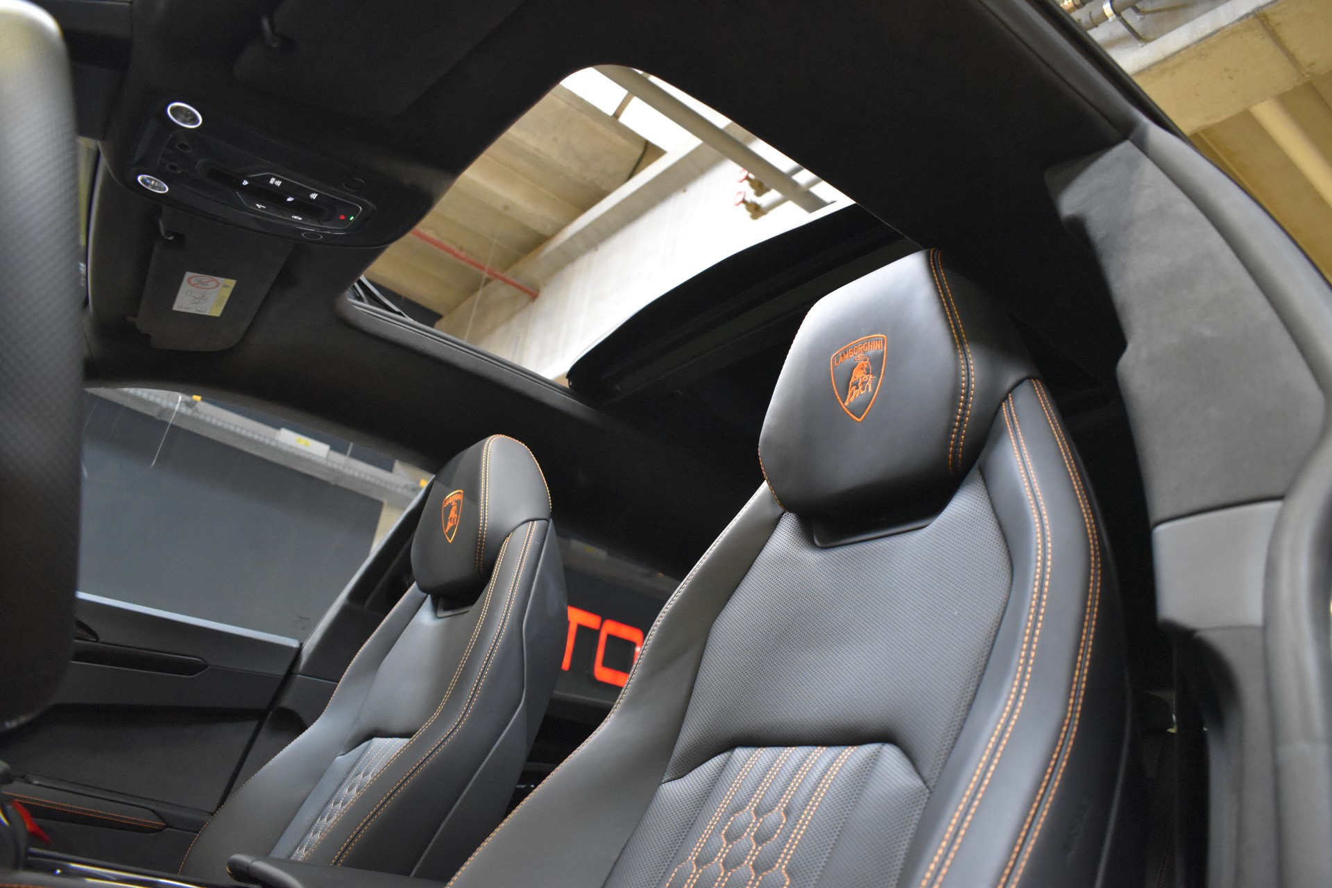 LAMBORGHINI URUS SE - MY 2025-image-16