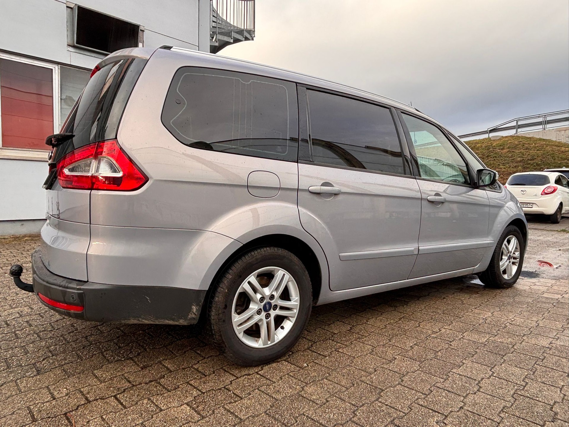 FORD Galaxy 2.0 TDCi Family-Edition PowerShift 7 PLACE-image-5
