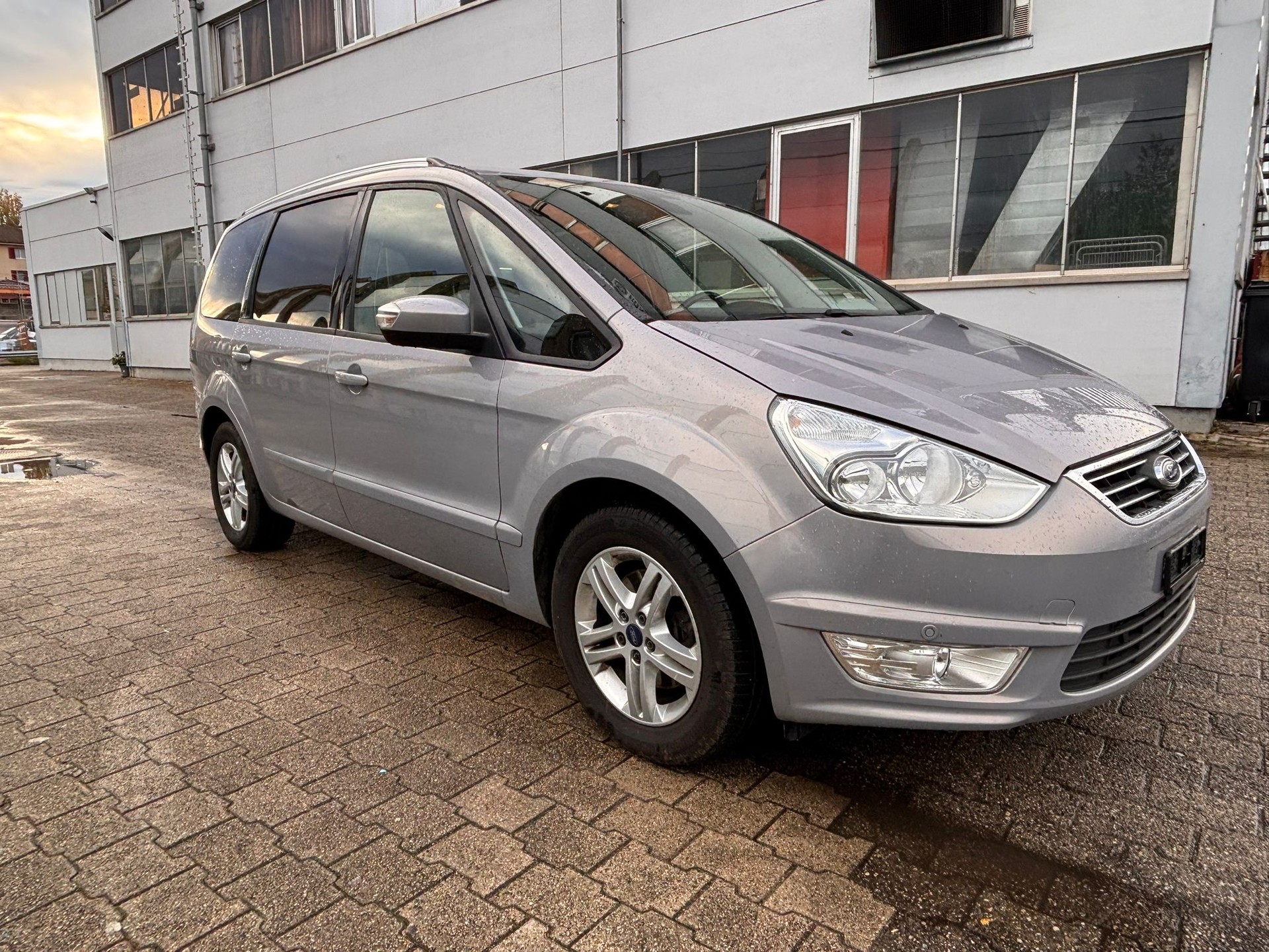 FORD Galaxy 2.0 TDCi Family-Edition PowerShift 7 PLACE-image-4
