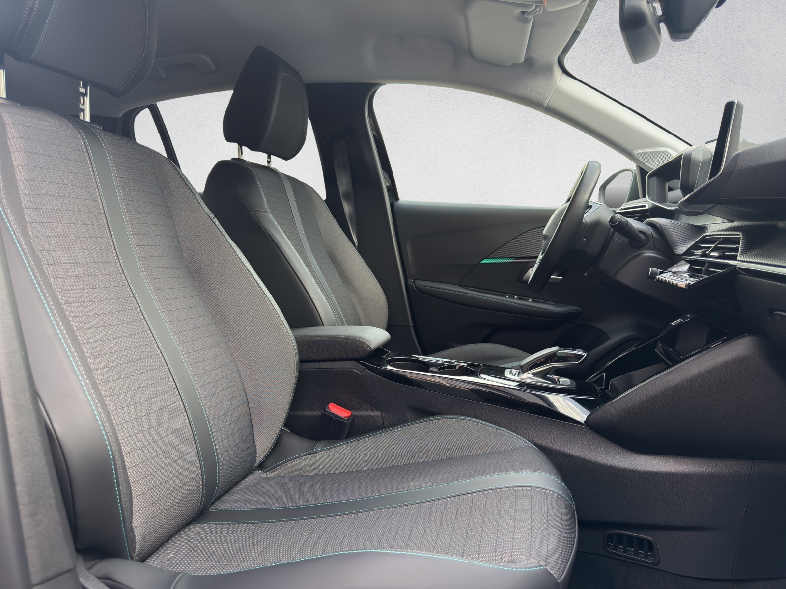 PEUGEOT 208 Elektrik GT (e-208)-image-13