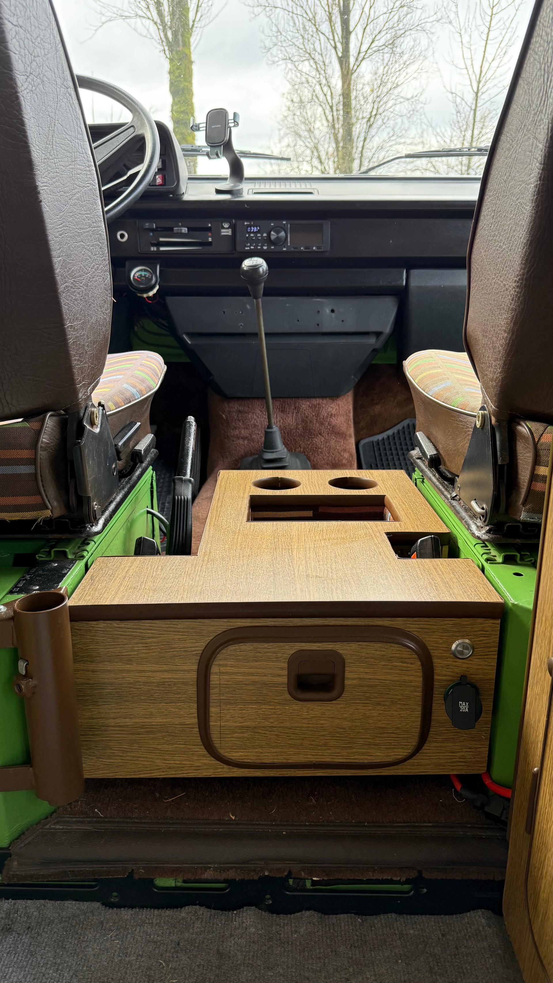 VW Typ 2 Westfalia-image-10