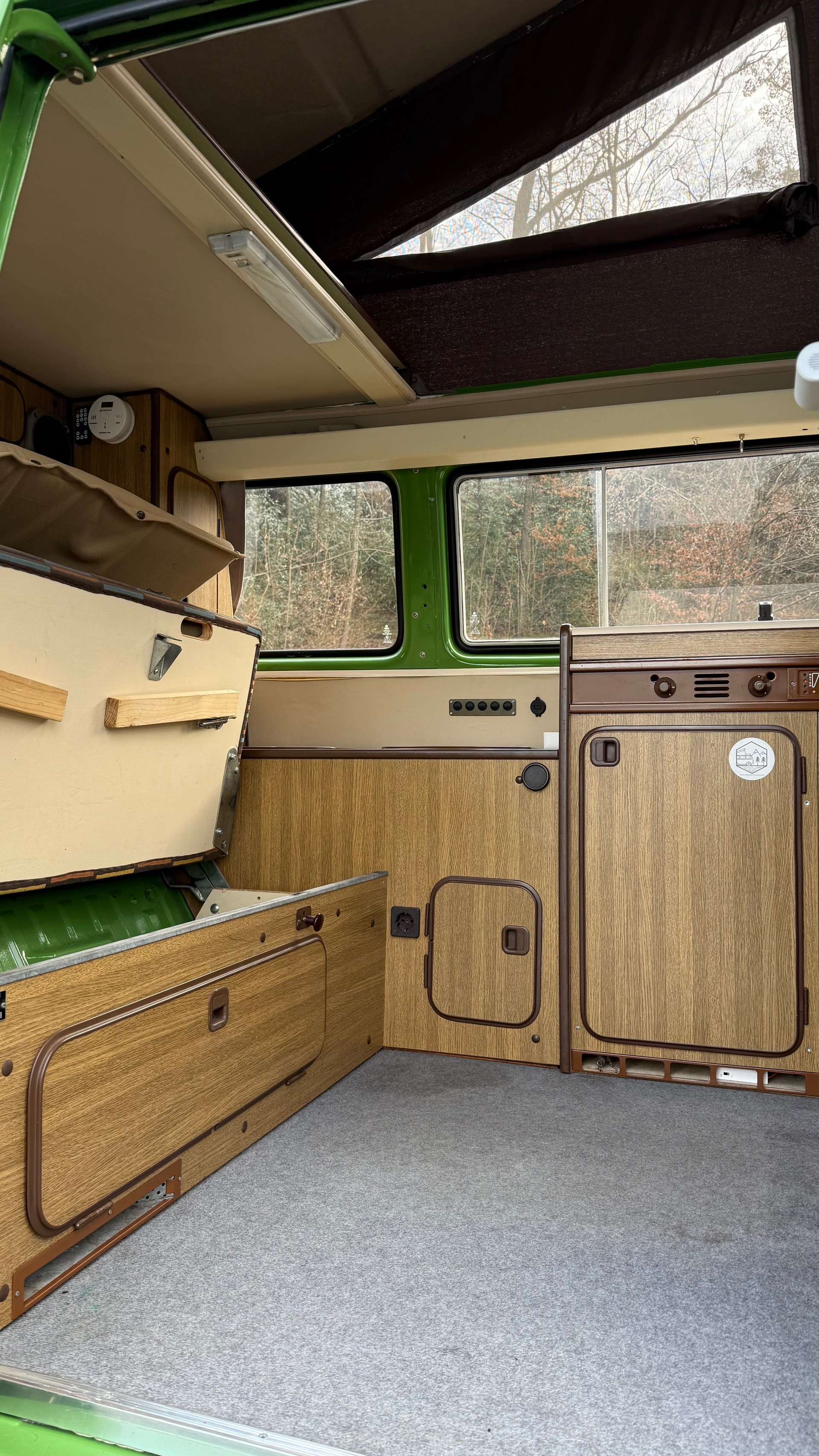 VW Typ 2 Westfalia-image-14