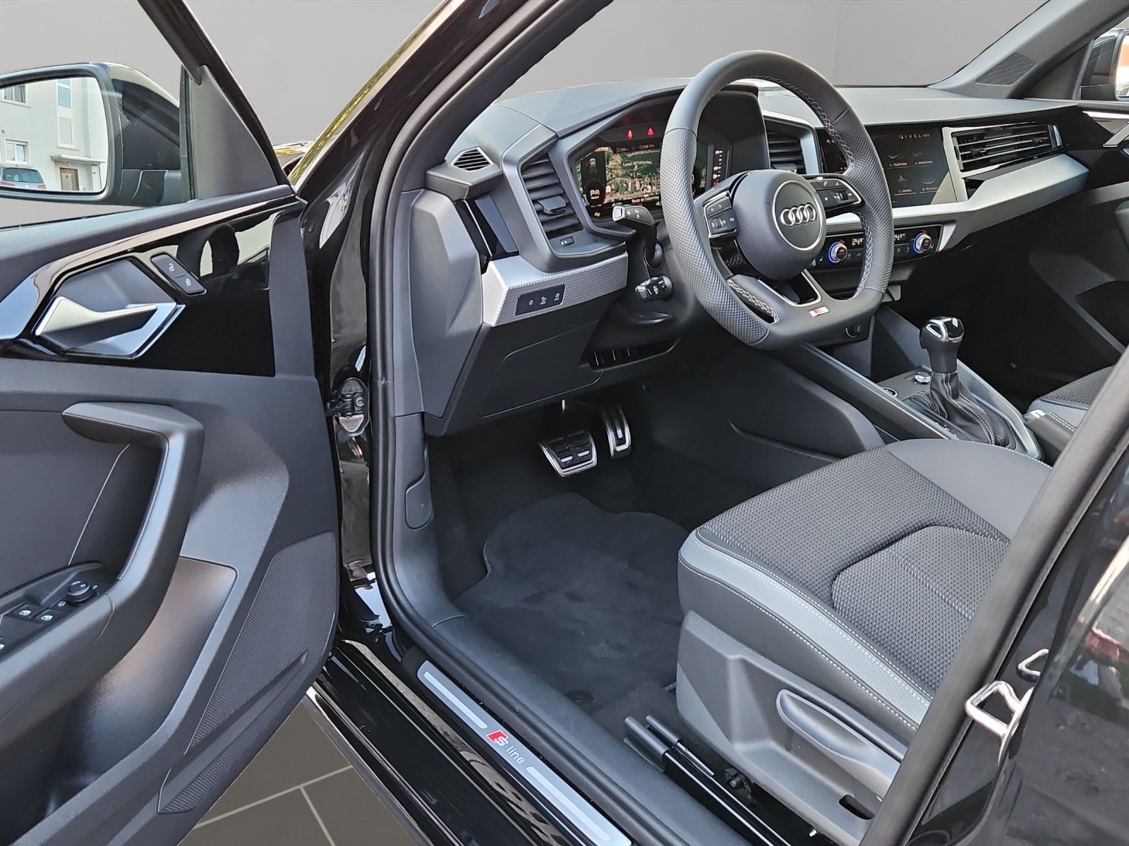 AUDI A1 Sportback 30 TFSI S Line Attraction S-tronic-image-5