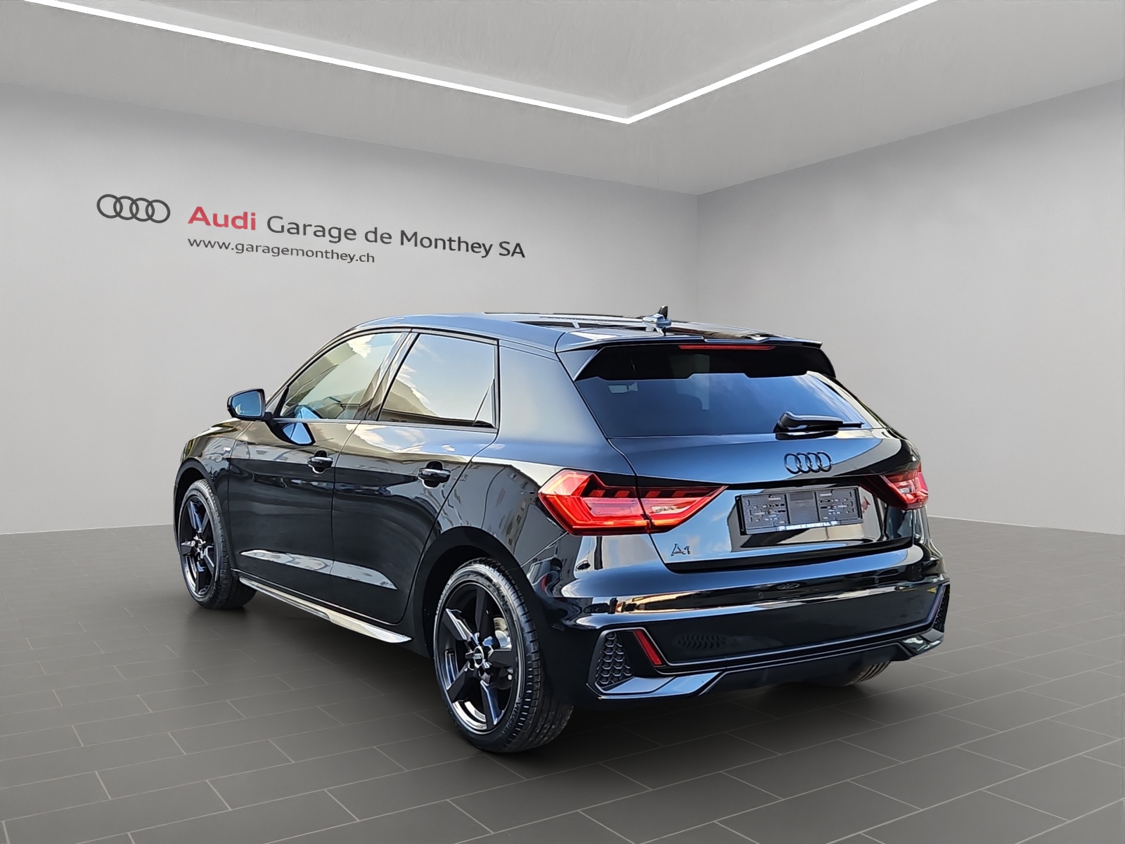 AUDI A1 Sportback 30 TFSI S Line Attraction S-tronic-image-1
