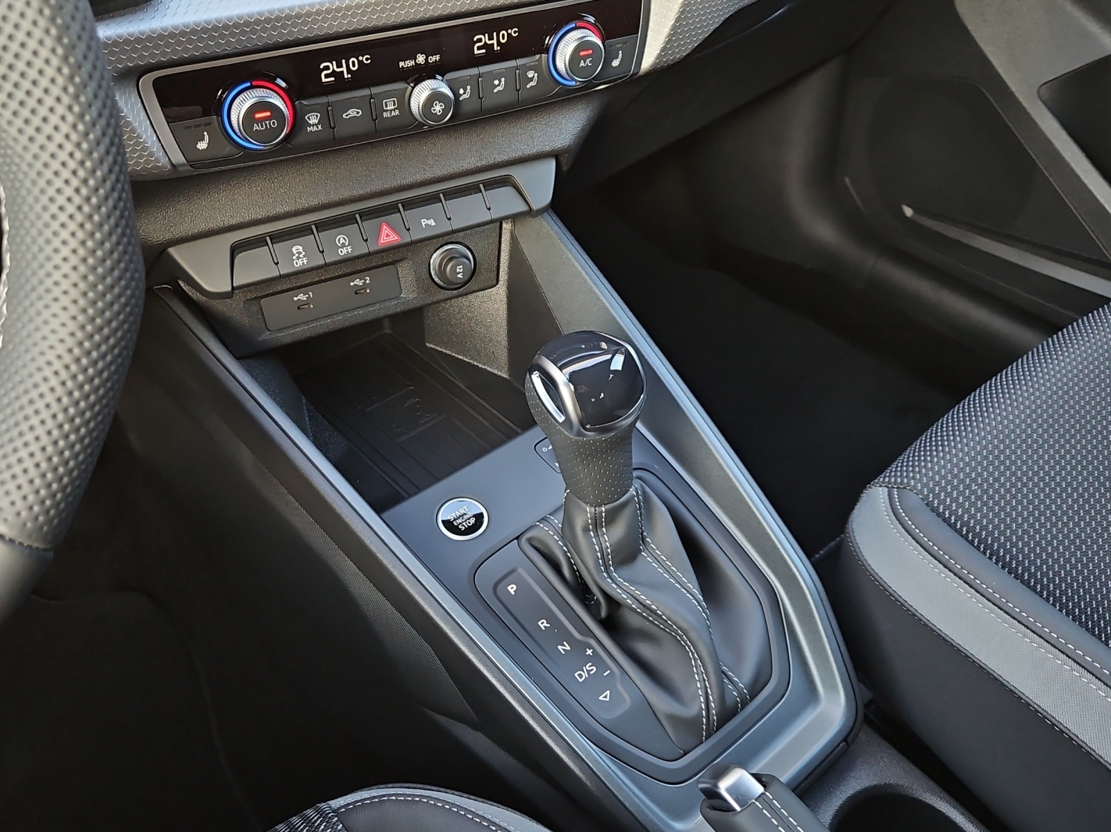AUDI A1 Sportback 30 TFSI S Line Attraction S-tronic-image-9