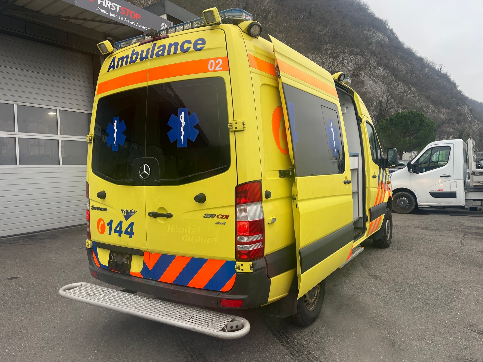 MERCEDES-BENZ 319 CDI 4X4-image-3