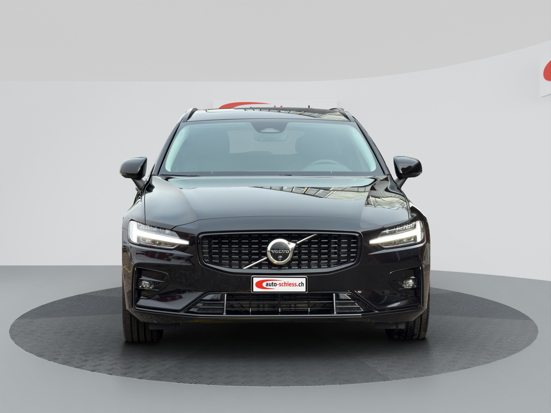 VOLVO V60 B4 Plus Dark DCT-image-1