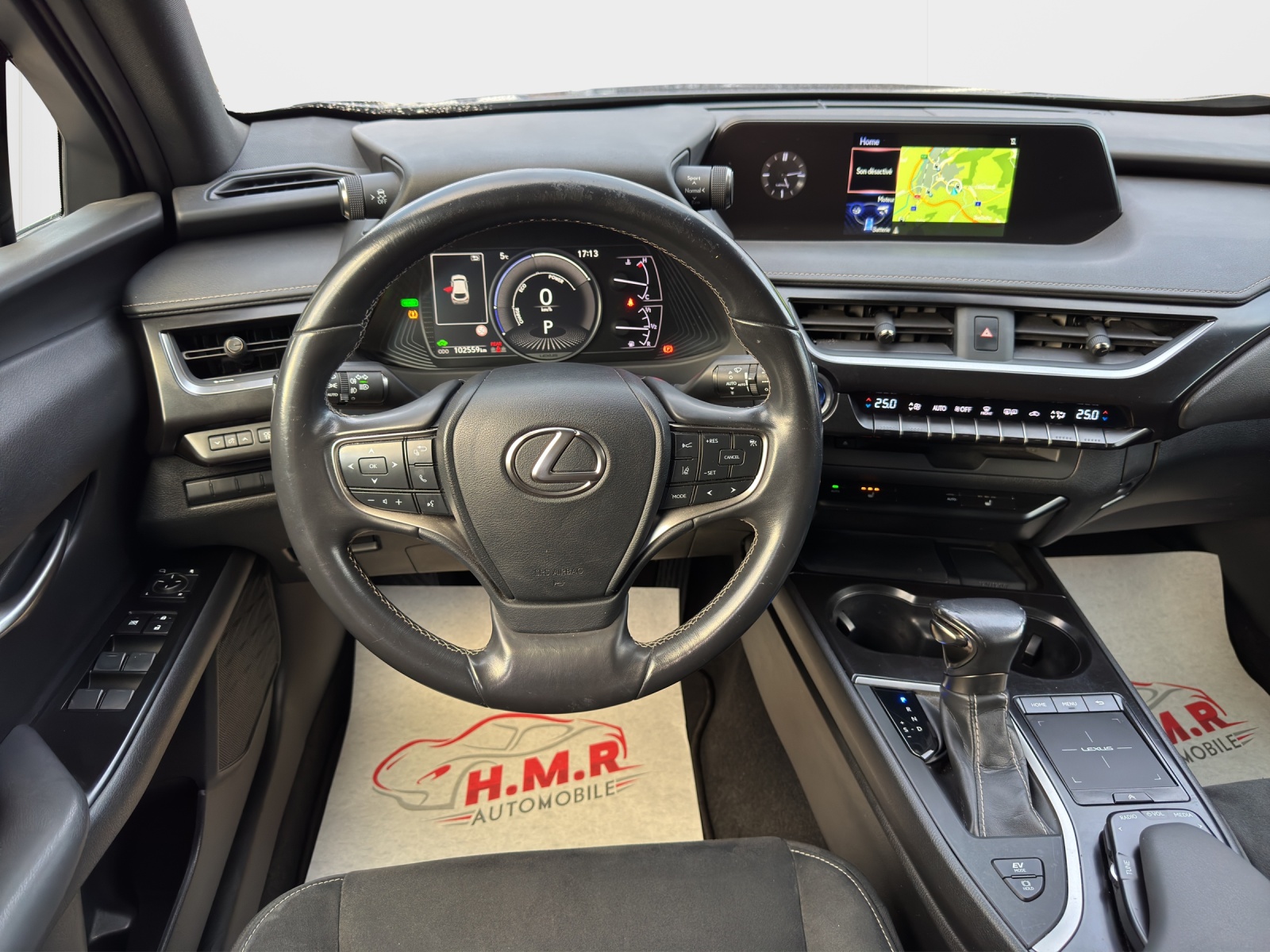LEXUS UX 250h Launch Edition Excellence AWD Automatic-image-11