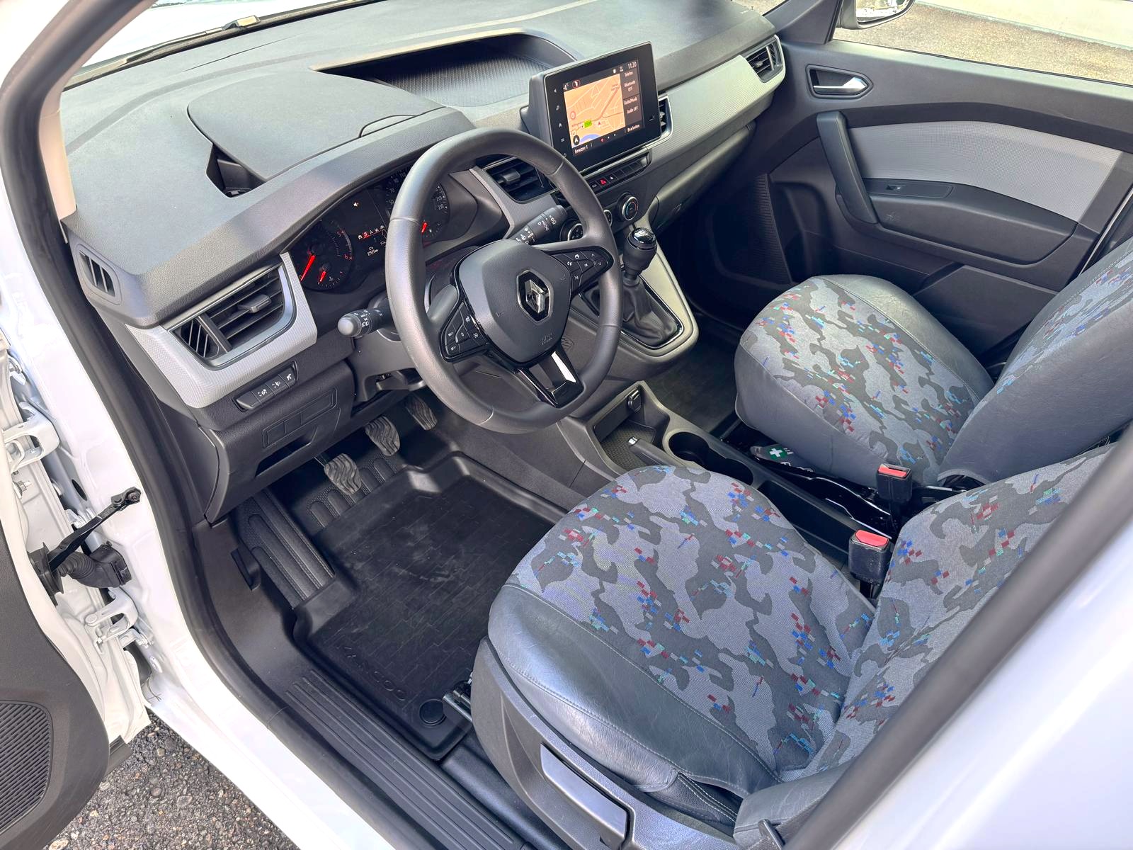 RENAULT KangooV1.5dCi ST 95 Extra-image-1