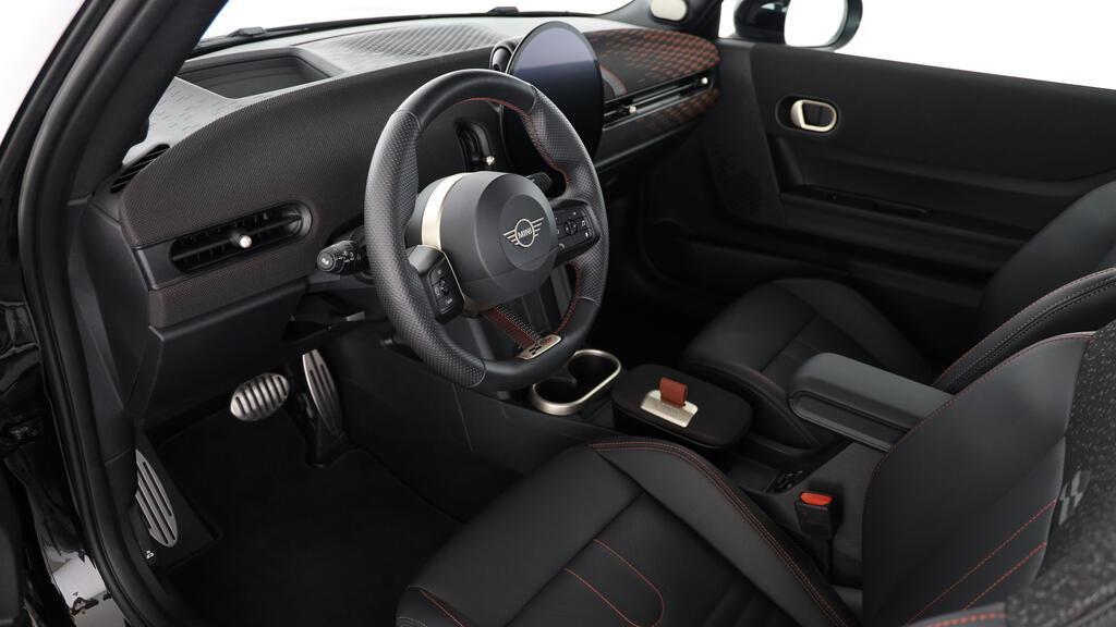 MINI John Cooper Works Cabrio-image-16