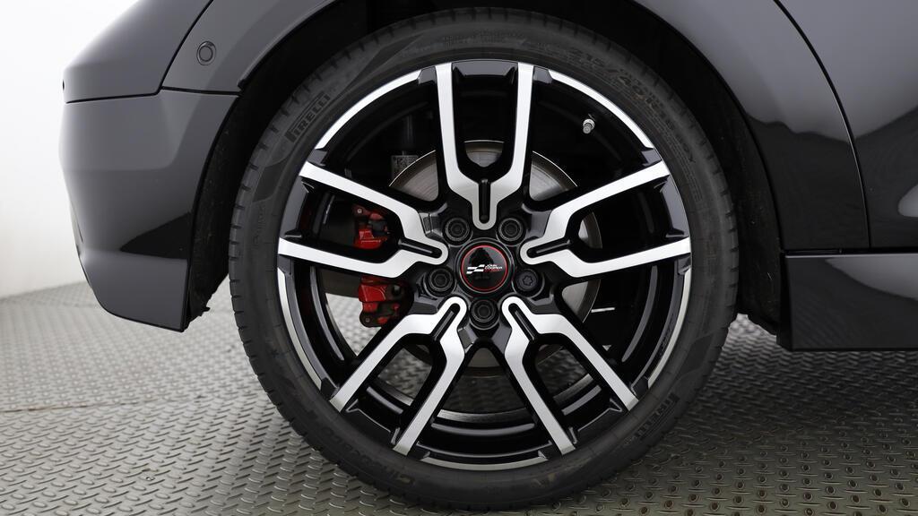 MINI John Cooper Works Cabrio-image-8