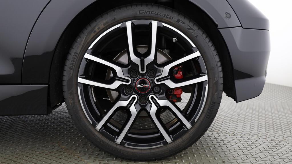 MINI John Cooper Works Cabrio-image-10