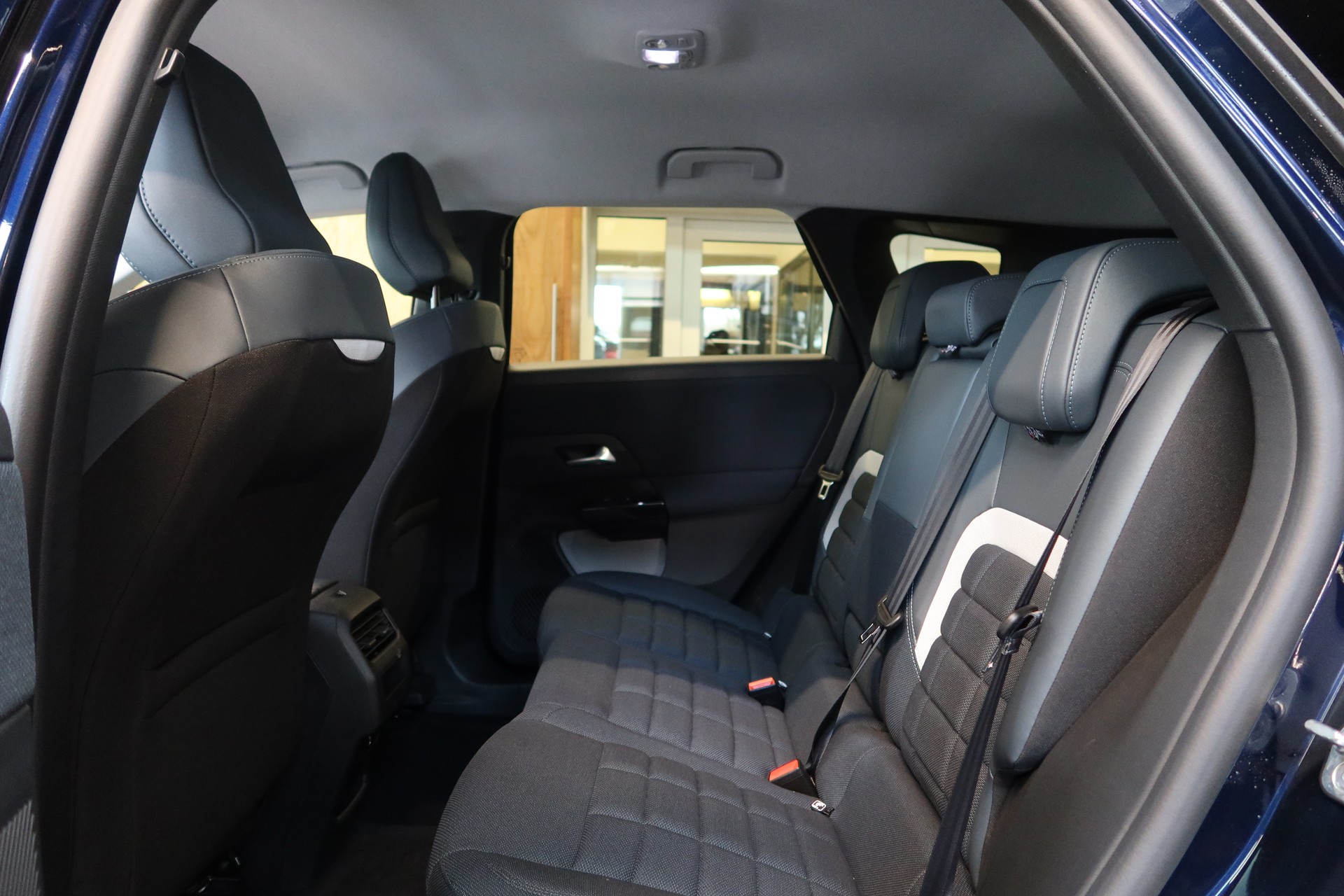 CITROEN C5 Aircross 1.2 HEV Plus-image-11