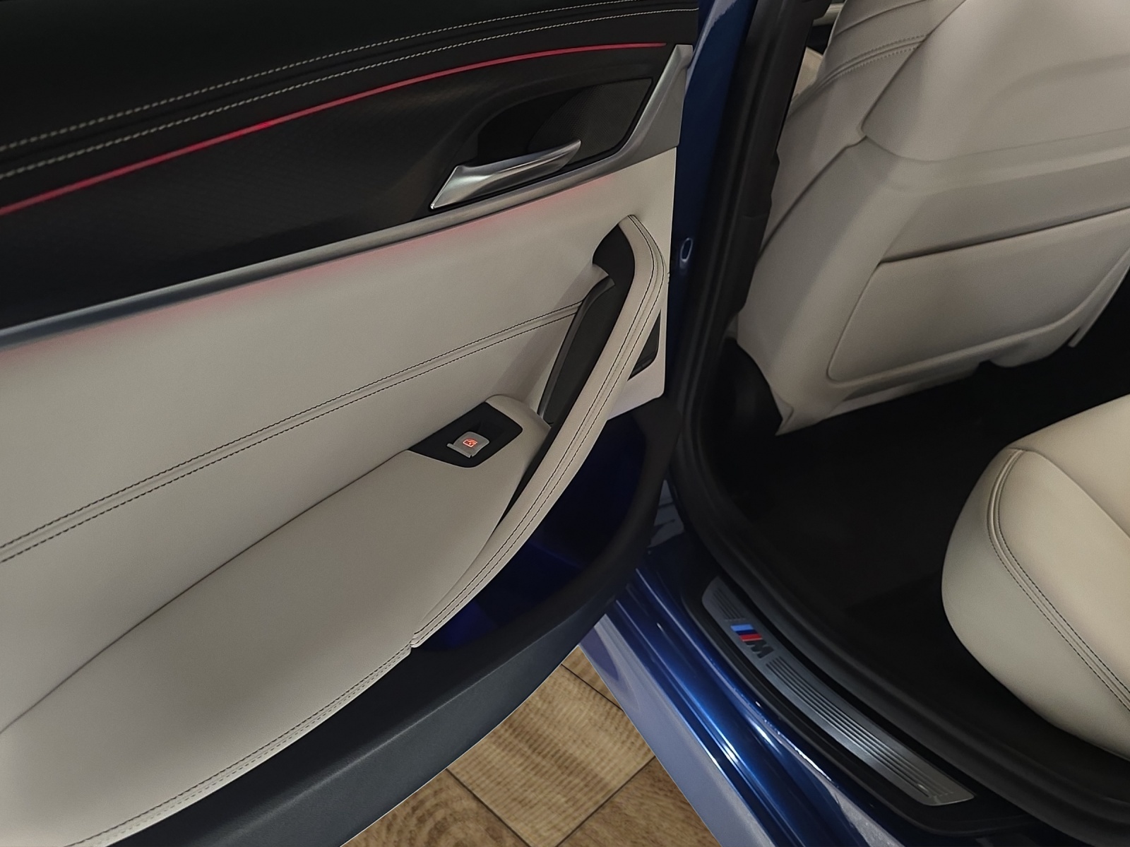 BMW M550i xDrive Steptronic CH-Fahrzeug-image-27