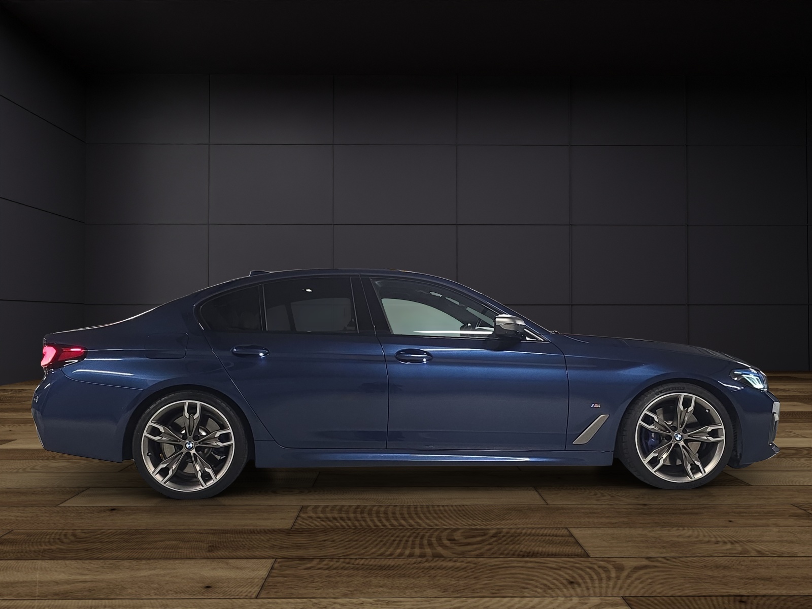 BMW M550i xDrive Steptronic CH-Fahrzeug-image-4