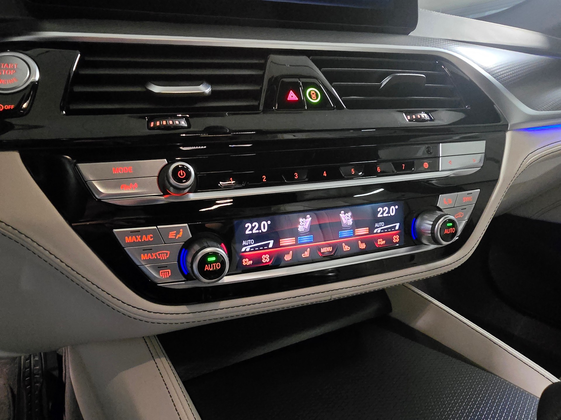 BMW M550i xDrive Steptronic CH-Fahrzeug-image-19
