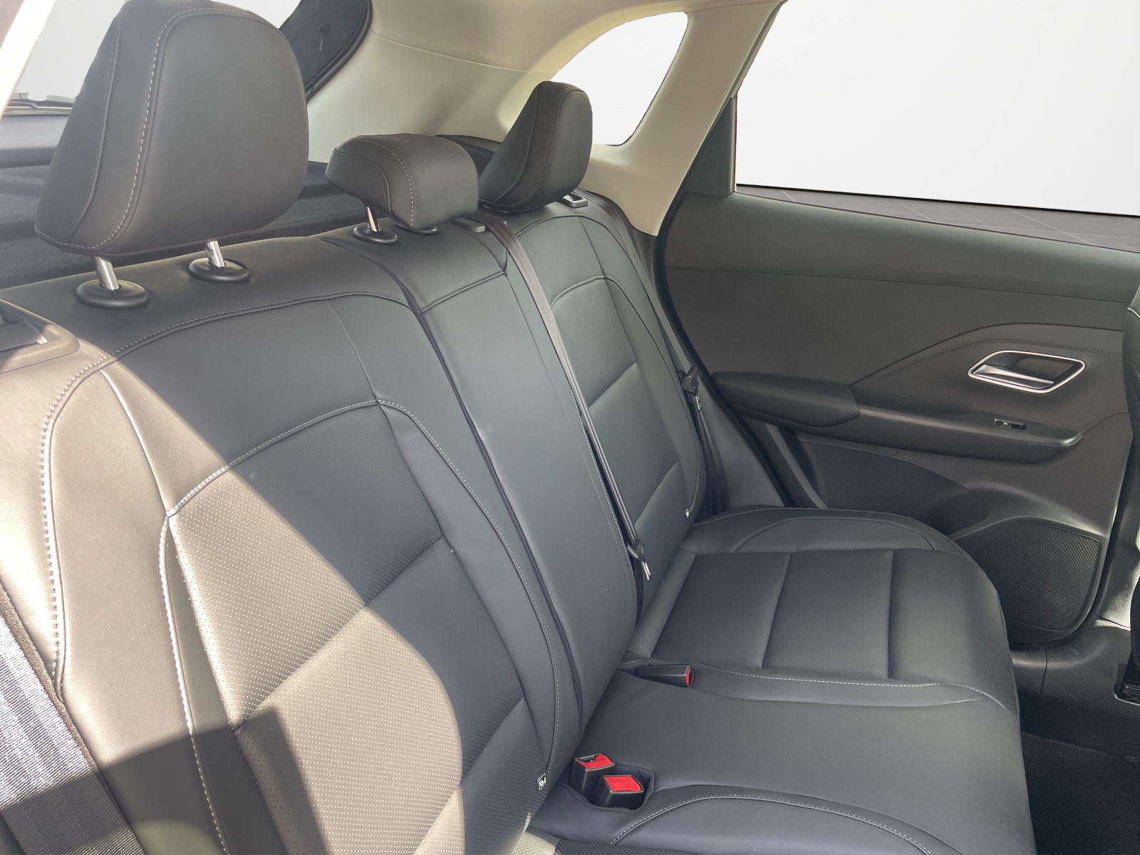 MG ZS 1.5 Hybrid+ Luxury DEMO-image-12