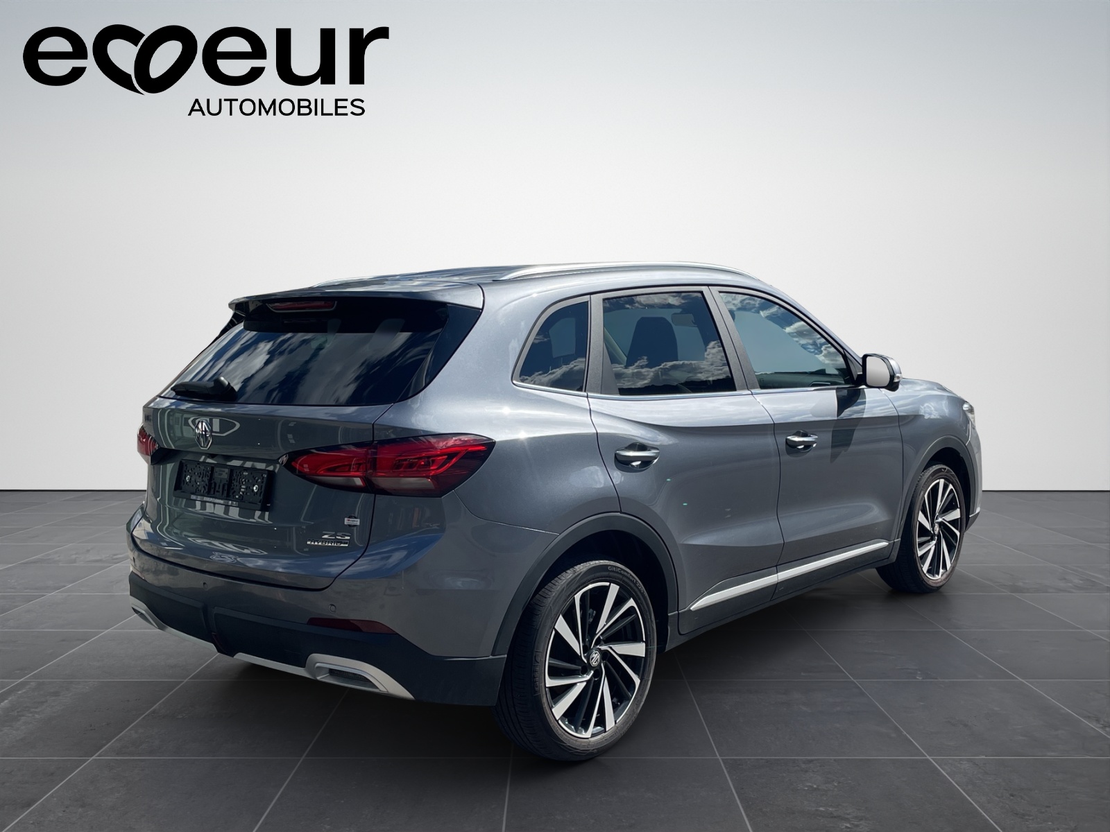 MG ZS 1.5 Hybrid+ Luxury DEMO-image-5