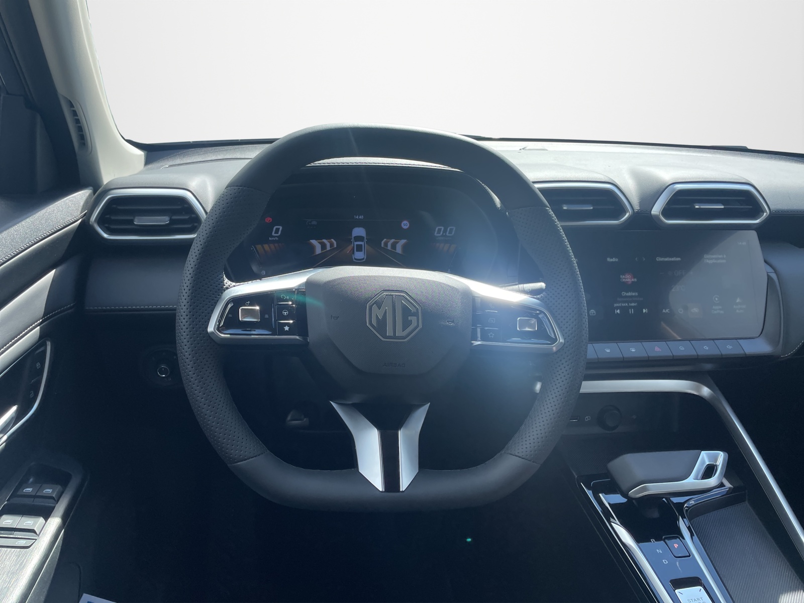 MG ZS 1.5 Hybrid+ Luxury DEMO-image-10