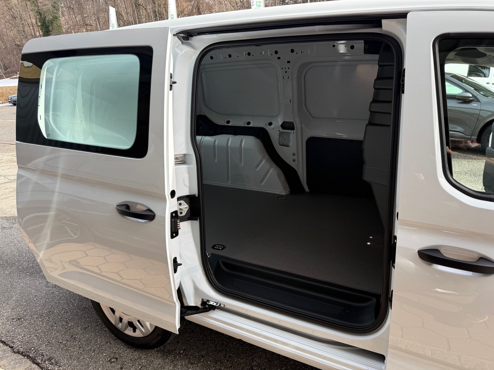 FORD Grand Transit Connect Kasten 2.0 EcoBlue Trend AWD-image-11