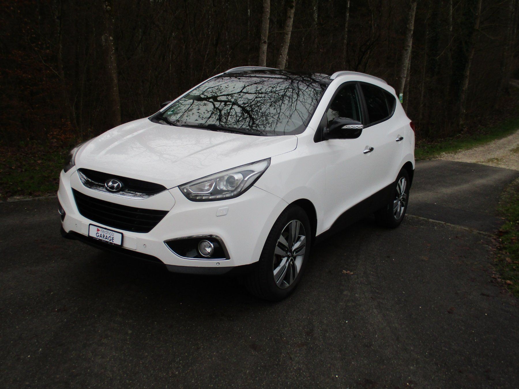 HYUNDAI iX 35 2.0 CRDi Premium 4WD Automatic-image-2