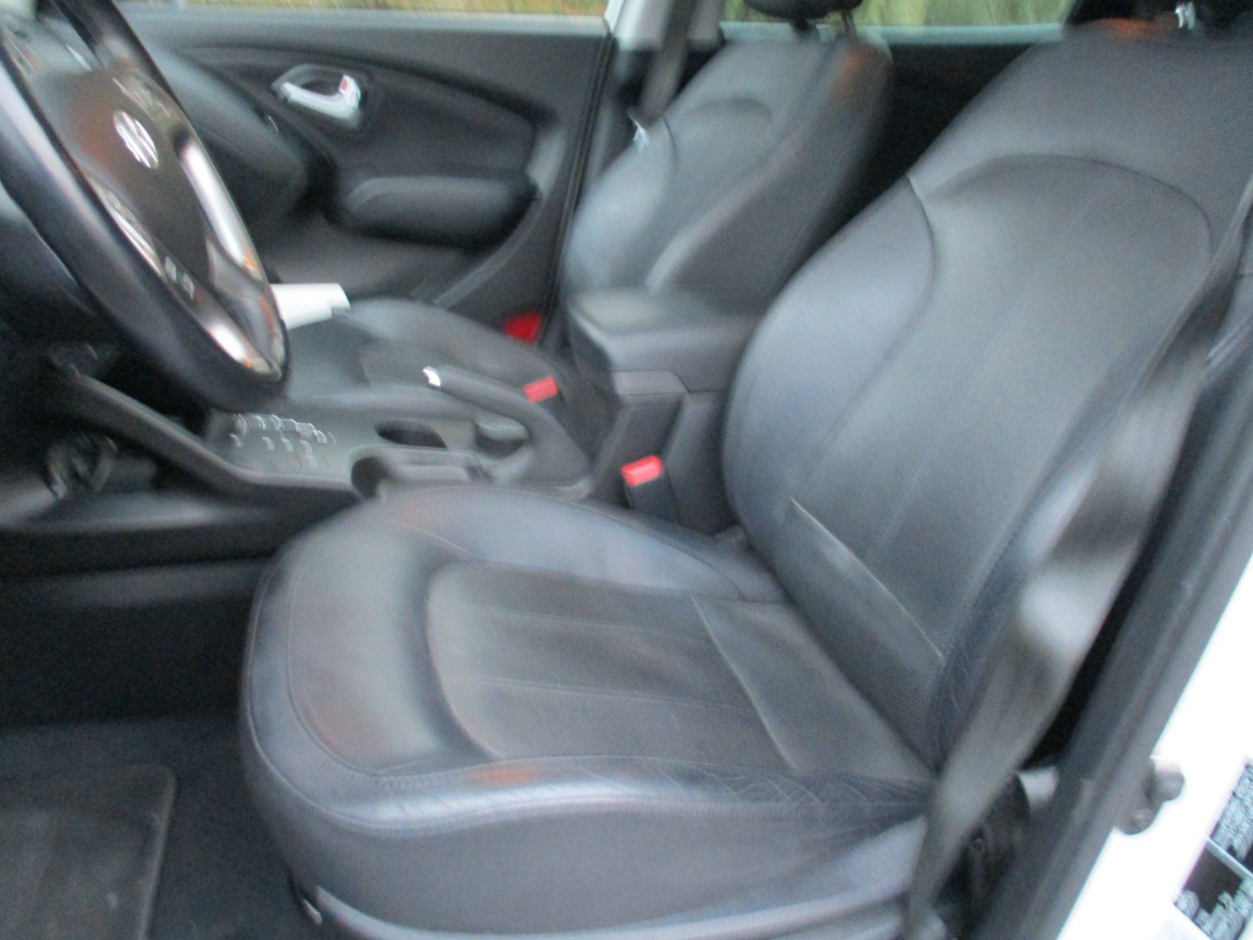 HYUNDAI iX 35 2.0 CRDi Premium 4WD Automatic-image-7