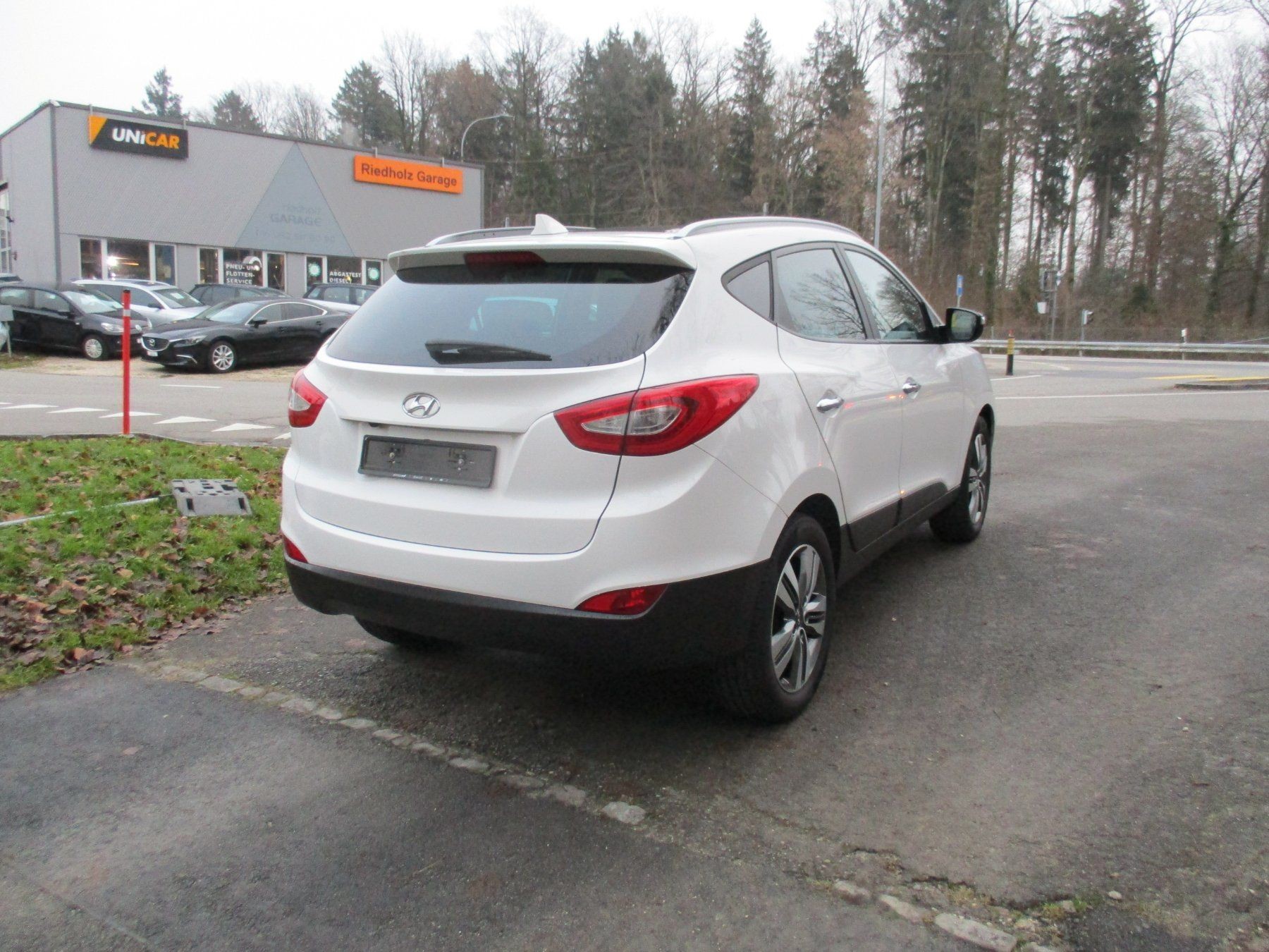 HYUNDAI iX 35 2.0 CRDi Premium 4WD Automatic-image-5