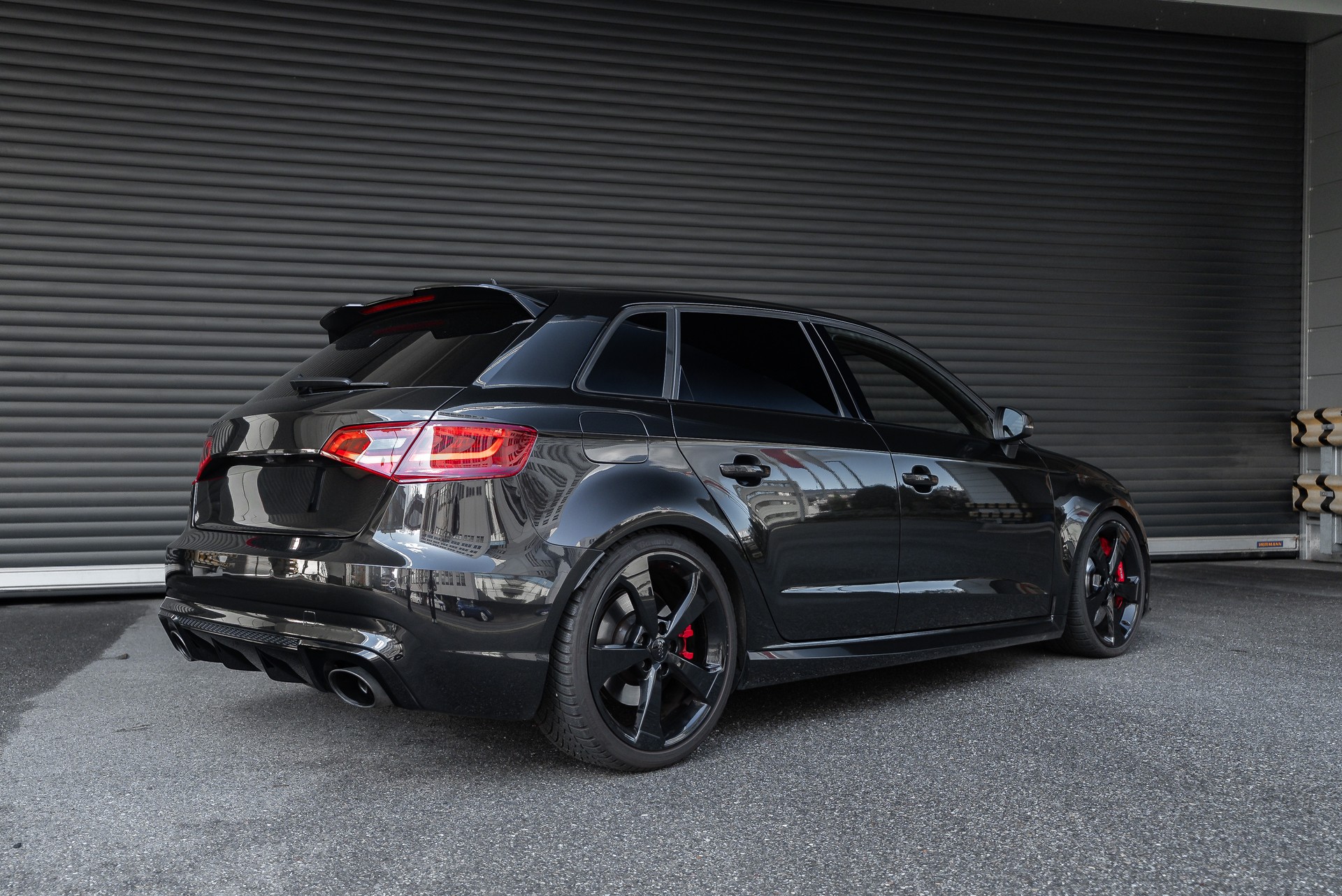 AUDI RS3 2.5 TSI quattro S-tronic-image-1