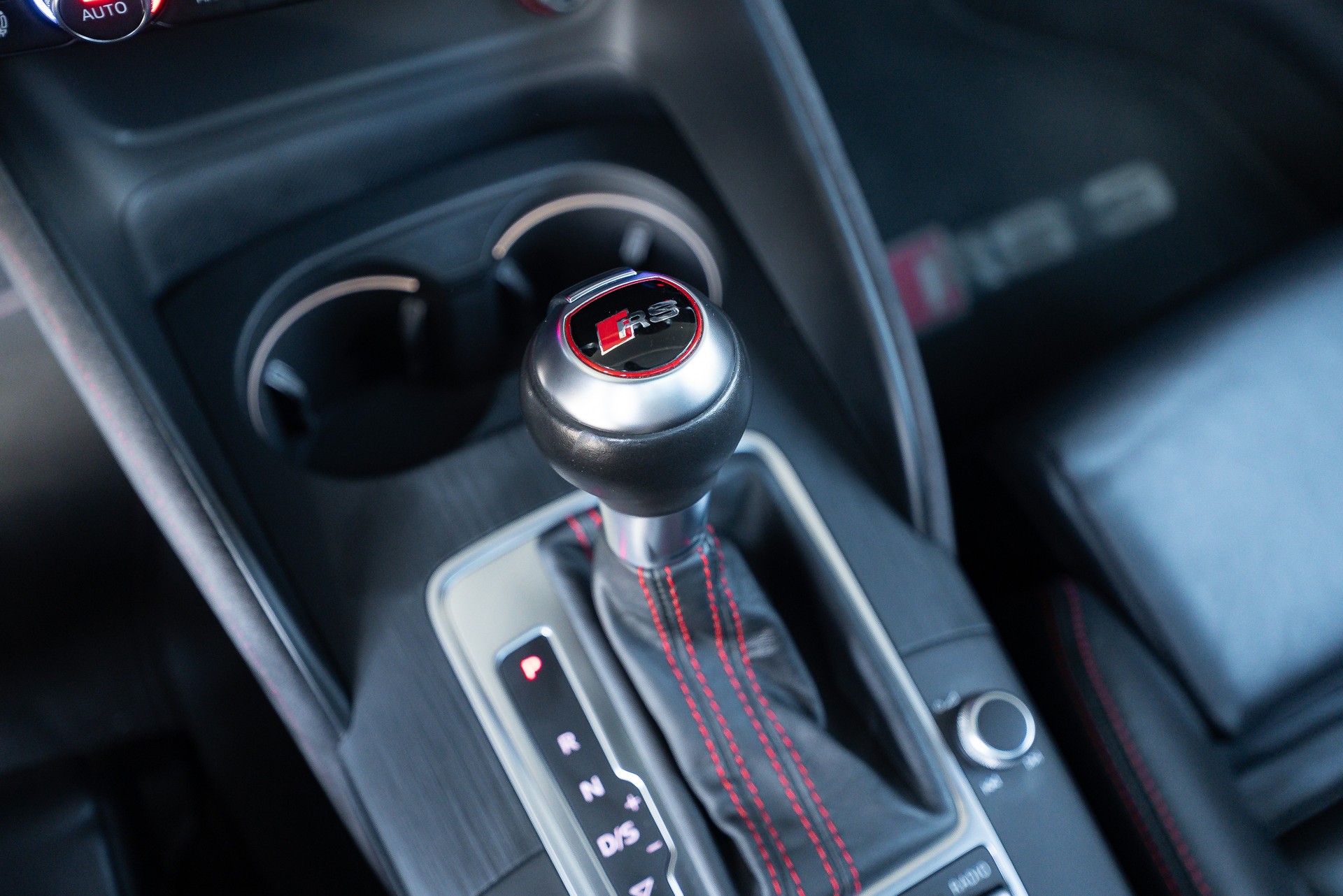 AUDI RS3 2.5 TSI quattro S-tronic-image-9