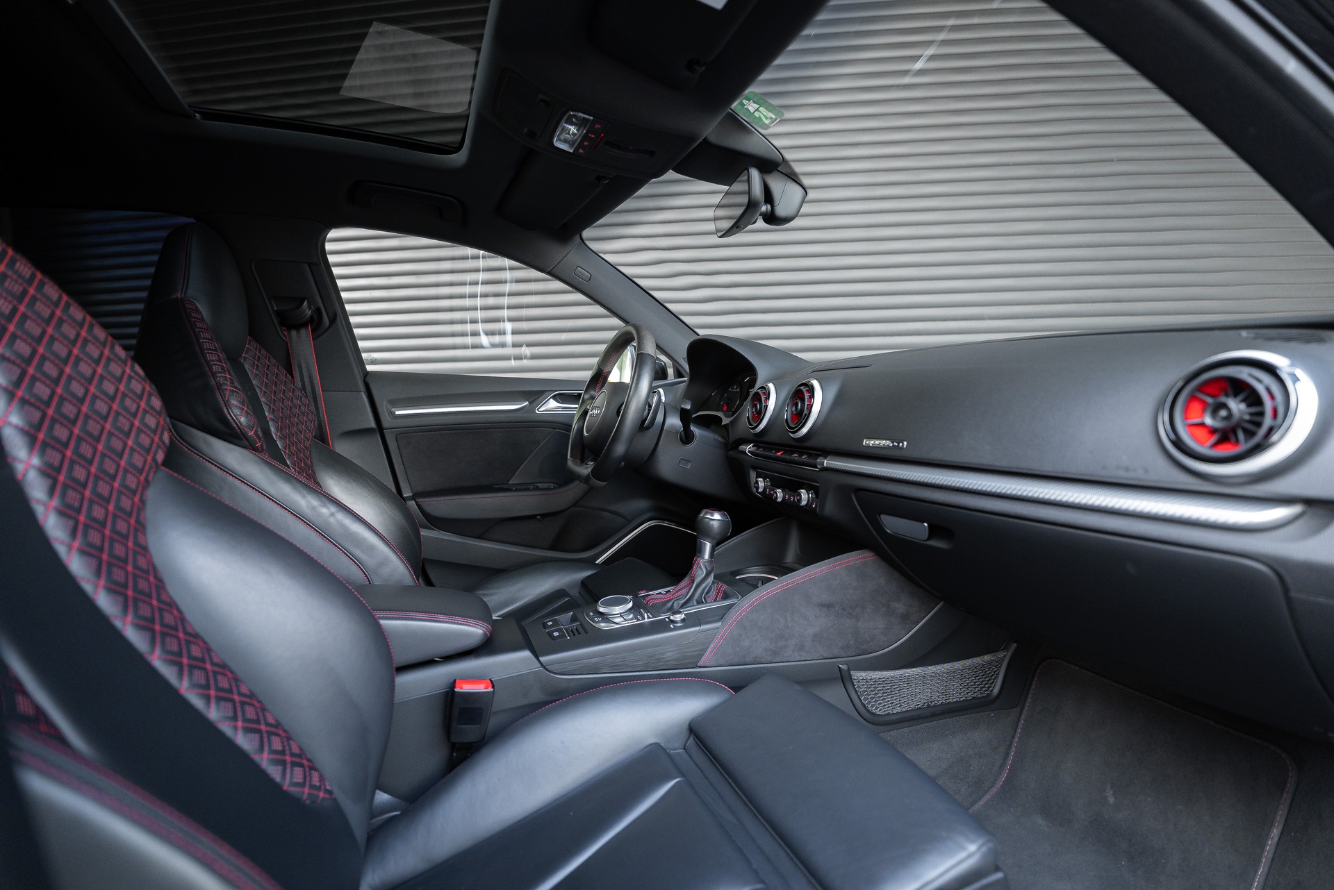 AUDI RS3 2.5 TSI quattro S-tronic-image-7