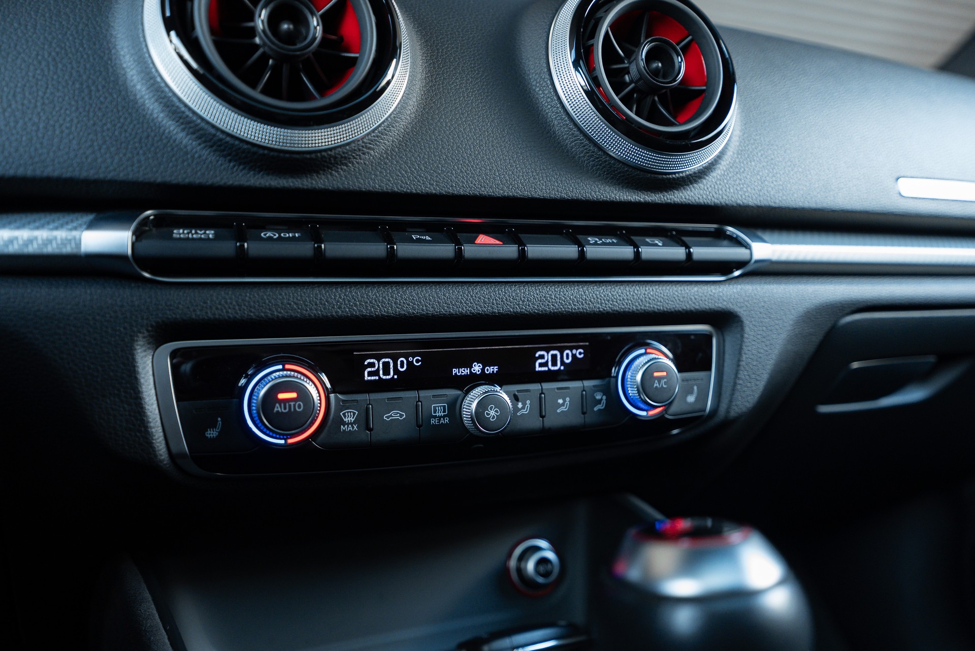 AUDI RS3 2.5 TSI quattro S-tronic-image-8