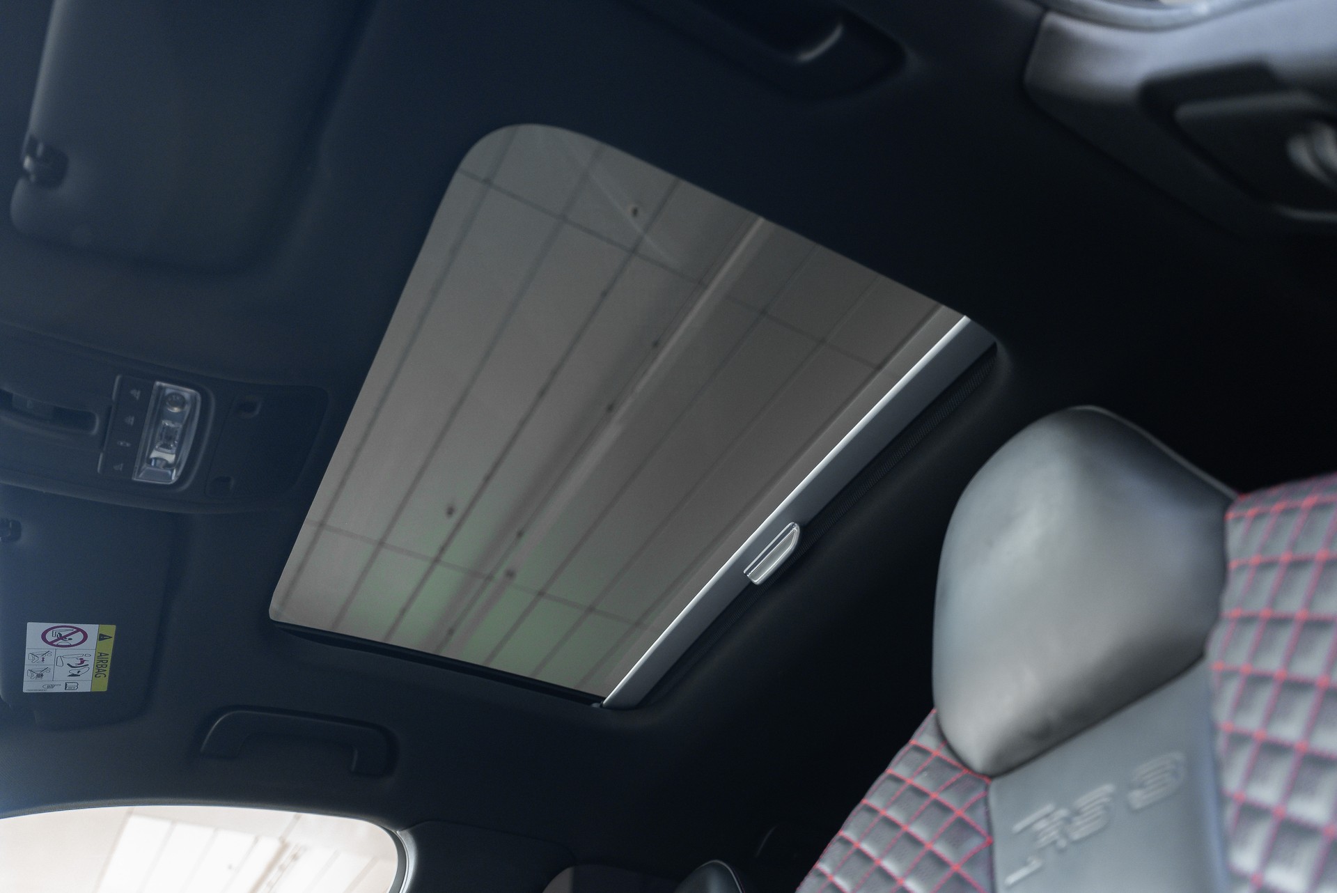 AUDI RS3 2.5 TSI quattro S-tronic-image-12