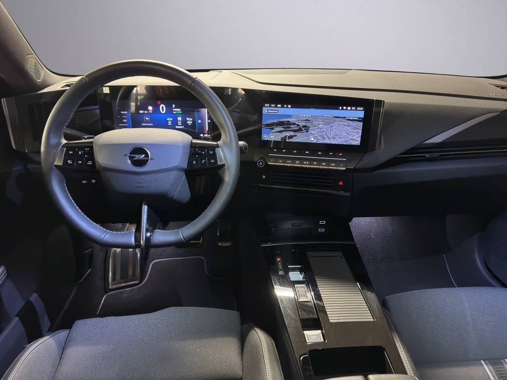 OPEL Astra 54 kWh Swiss Plus-image-5