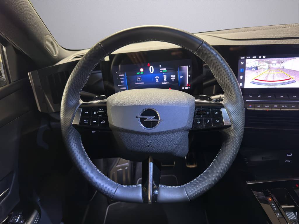 OPEL Astra 54 kWh Swiss Plus-image-14