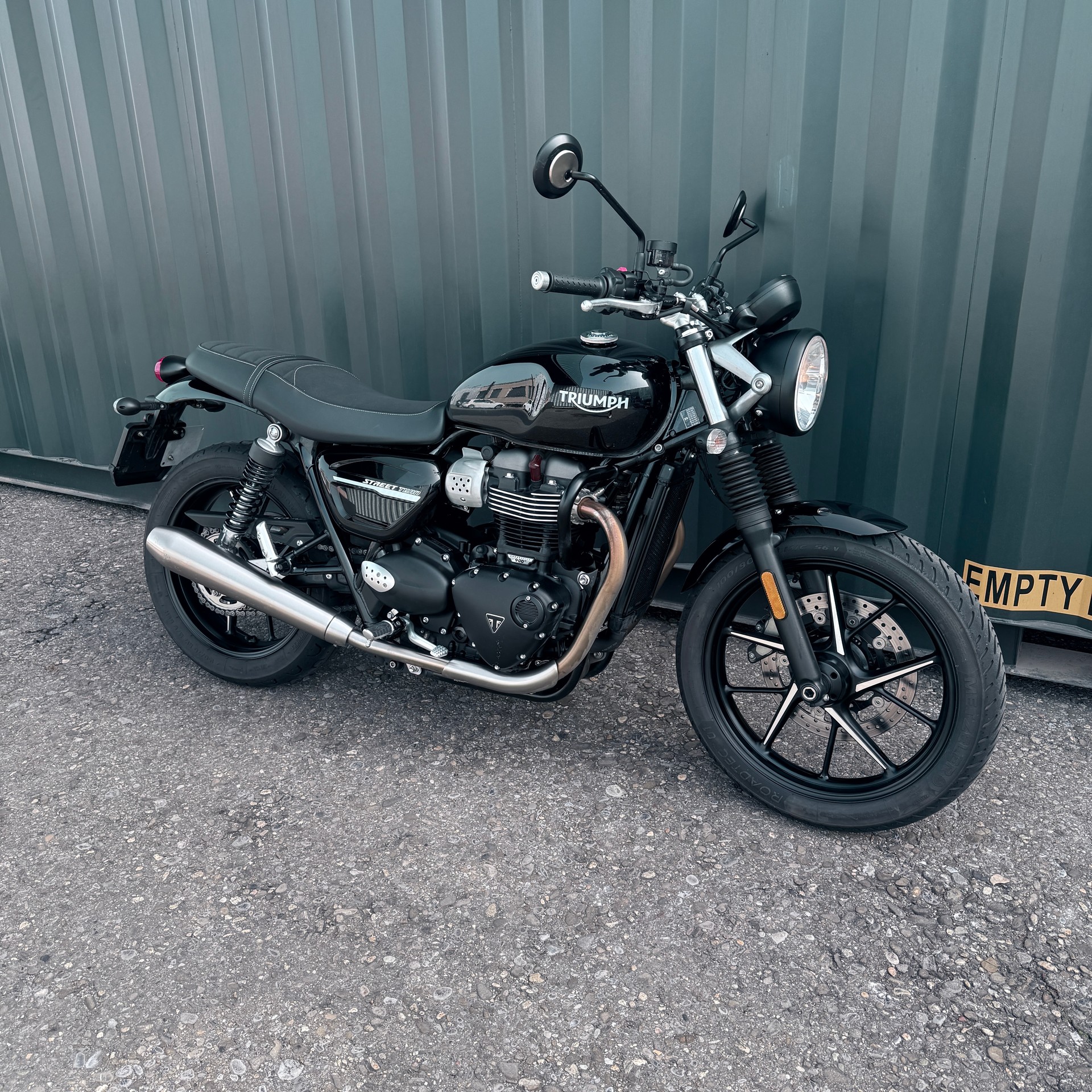 TRIUMPH Street Twin 900 i (35kW)-showroom-element-2