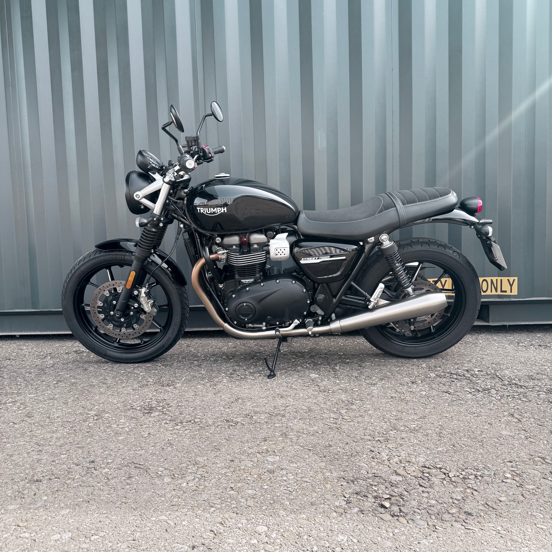 TRIUMPH Street Twin 900 i (35kW)-showroom-element-1