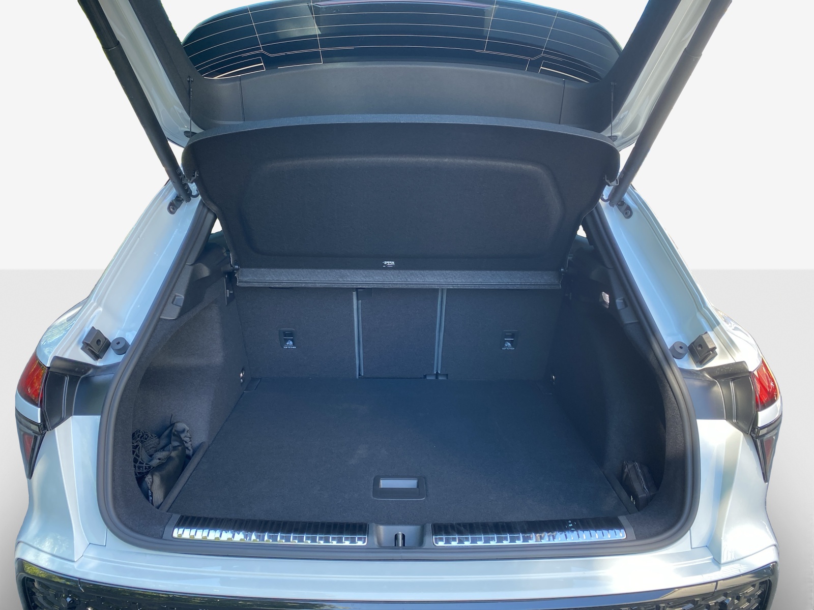 AUDI Q3 SUV TFSI quattro 195 kW S tronic-image-12