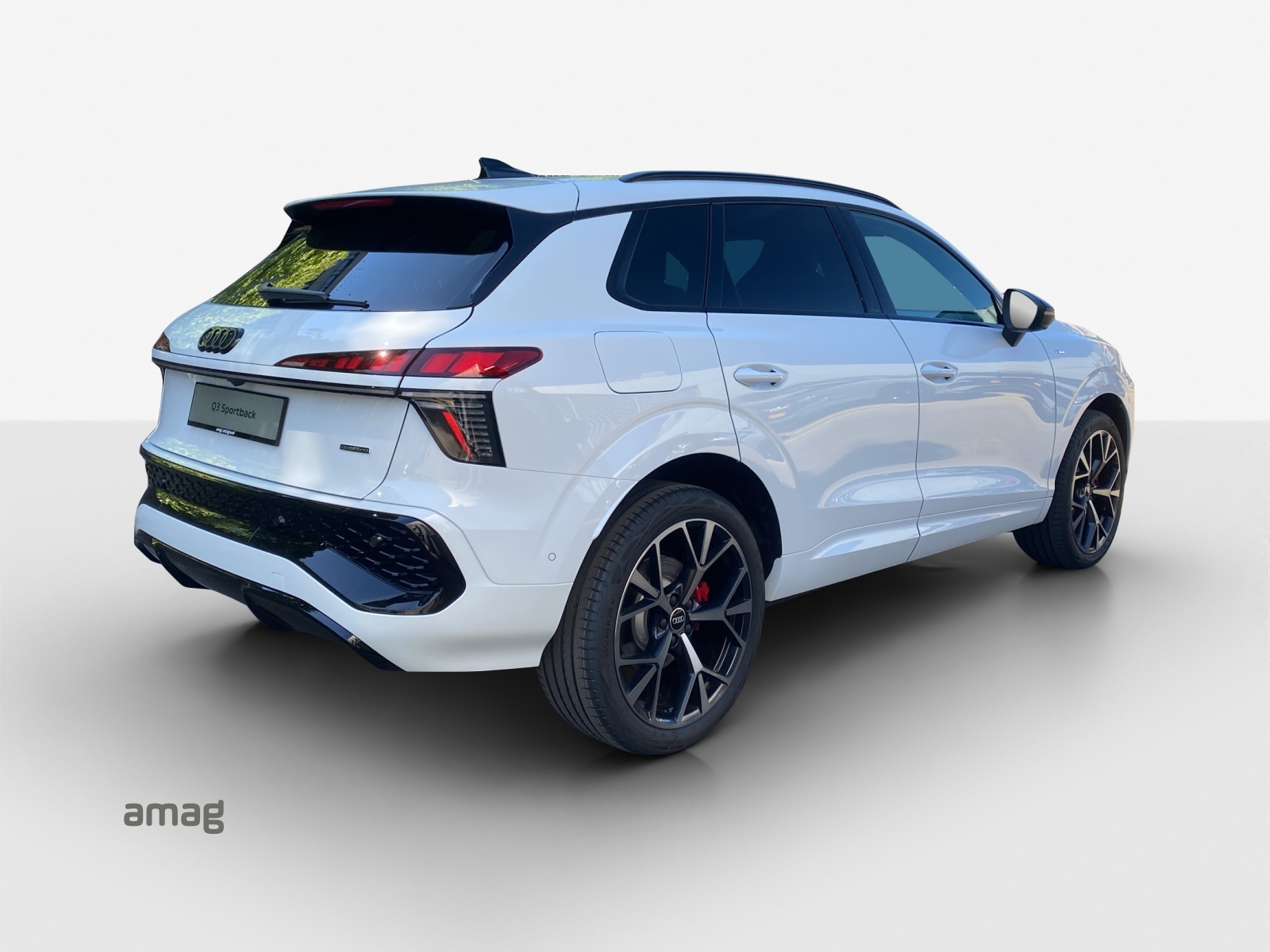 AUDI Q3 SUV TFSI quattro 195 kW S tronic-image-4