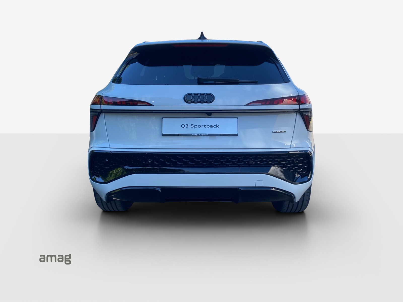 AUDI Q3 SUV TFSI quattro 195 kW S tronic-image-3