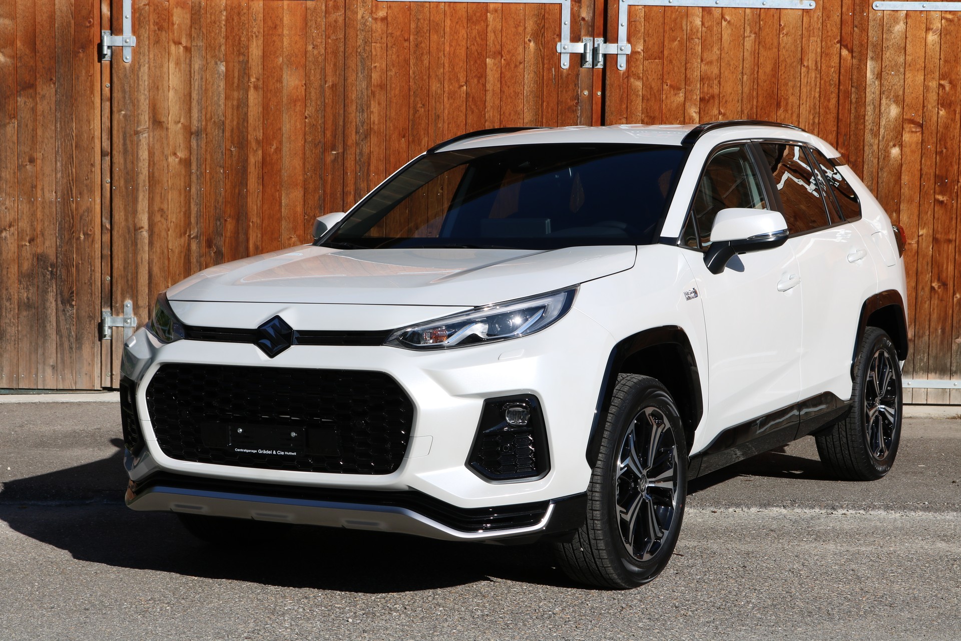 SUZUKI Across 2.5 Plug-in-Hybrid Compact Top