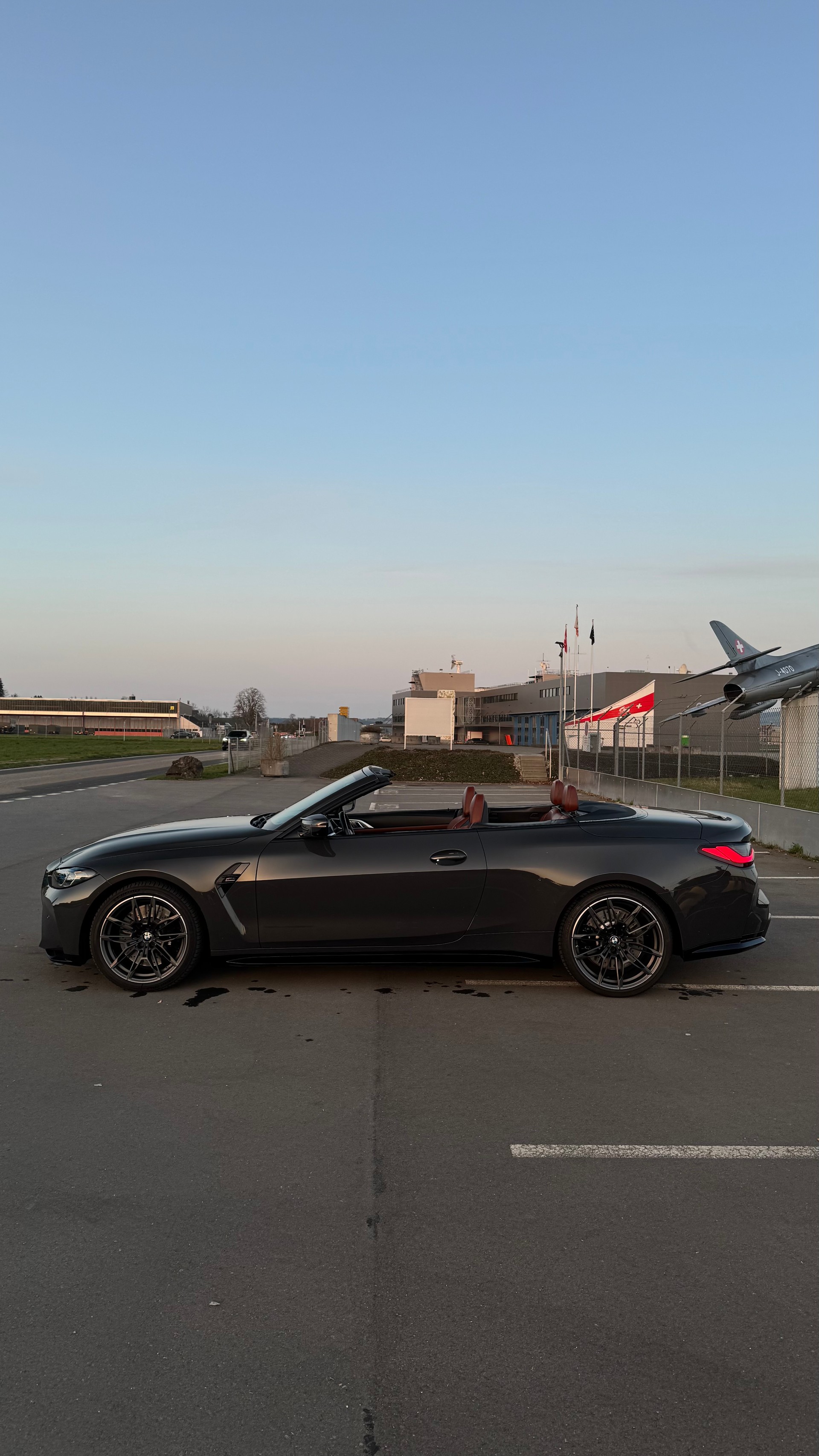 BMW M4 Cabrio Competition M xDrive-image-3