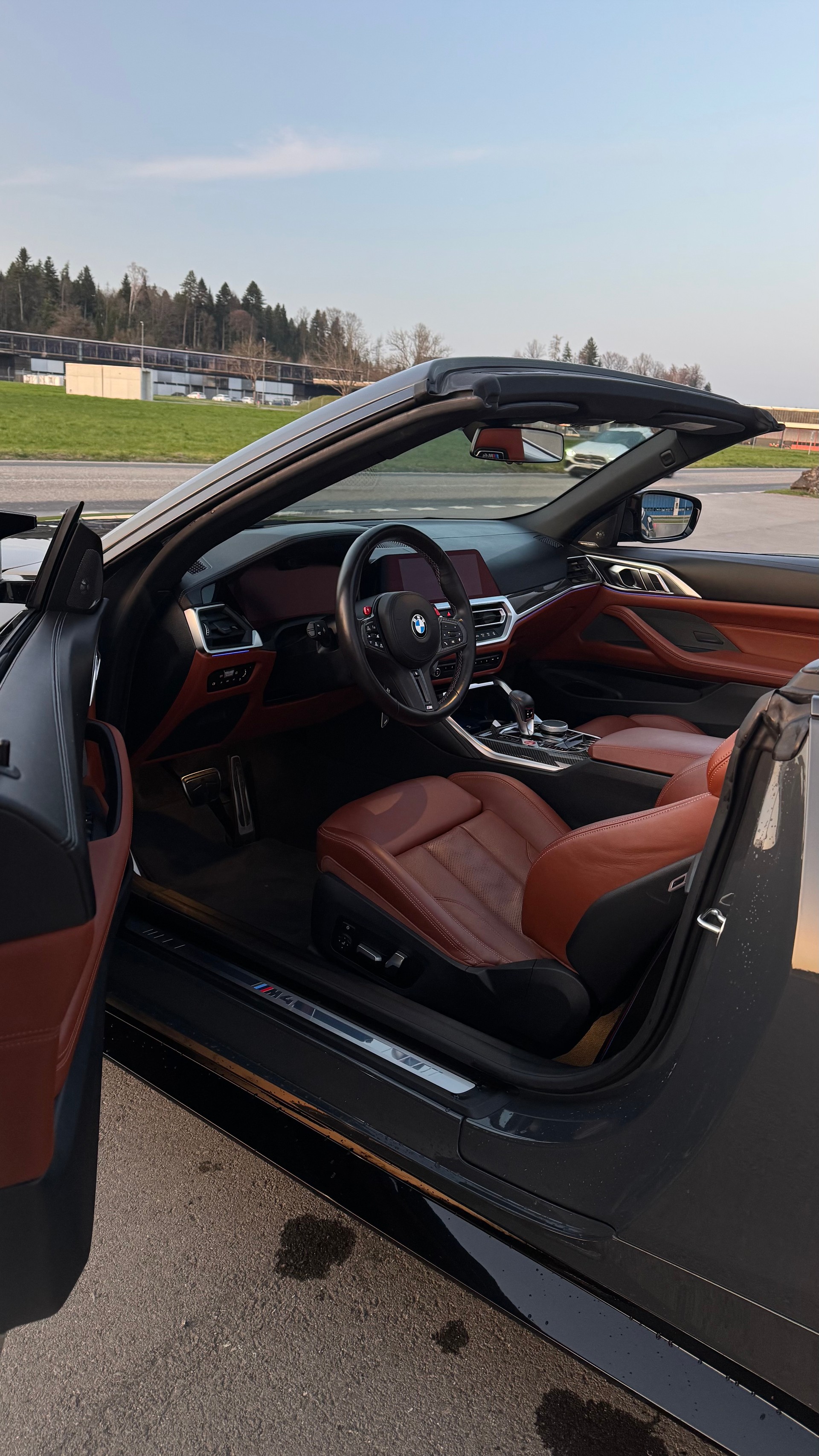 BMW M4 Cabrio Competition M xDrive-image-4