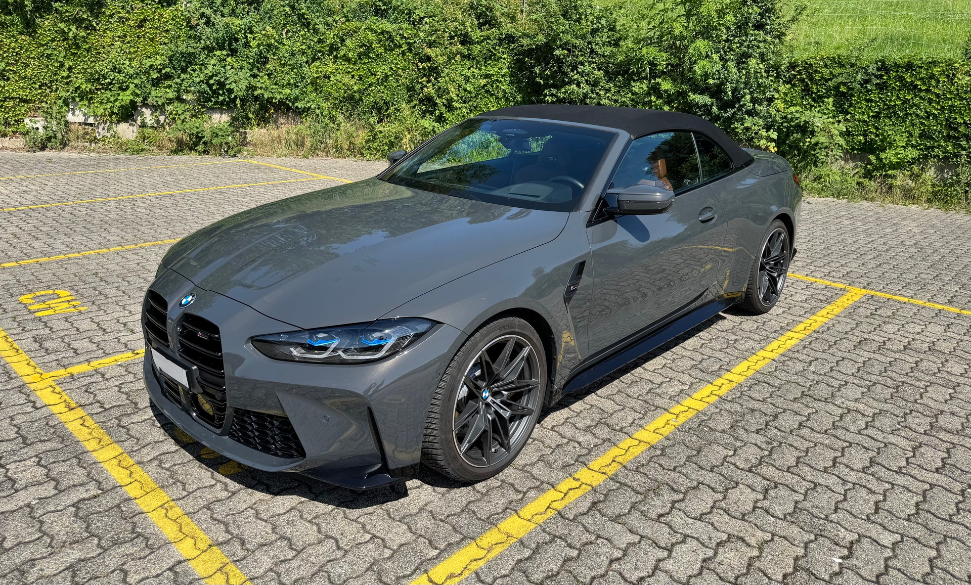 BMW M4 Cabrio Competition M xDrive-image-1