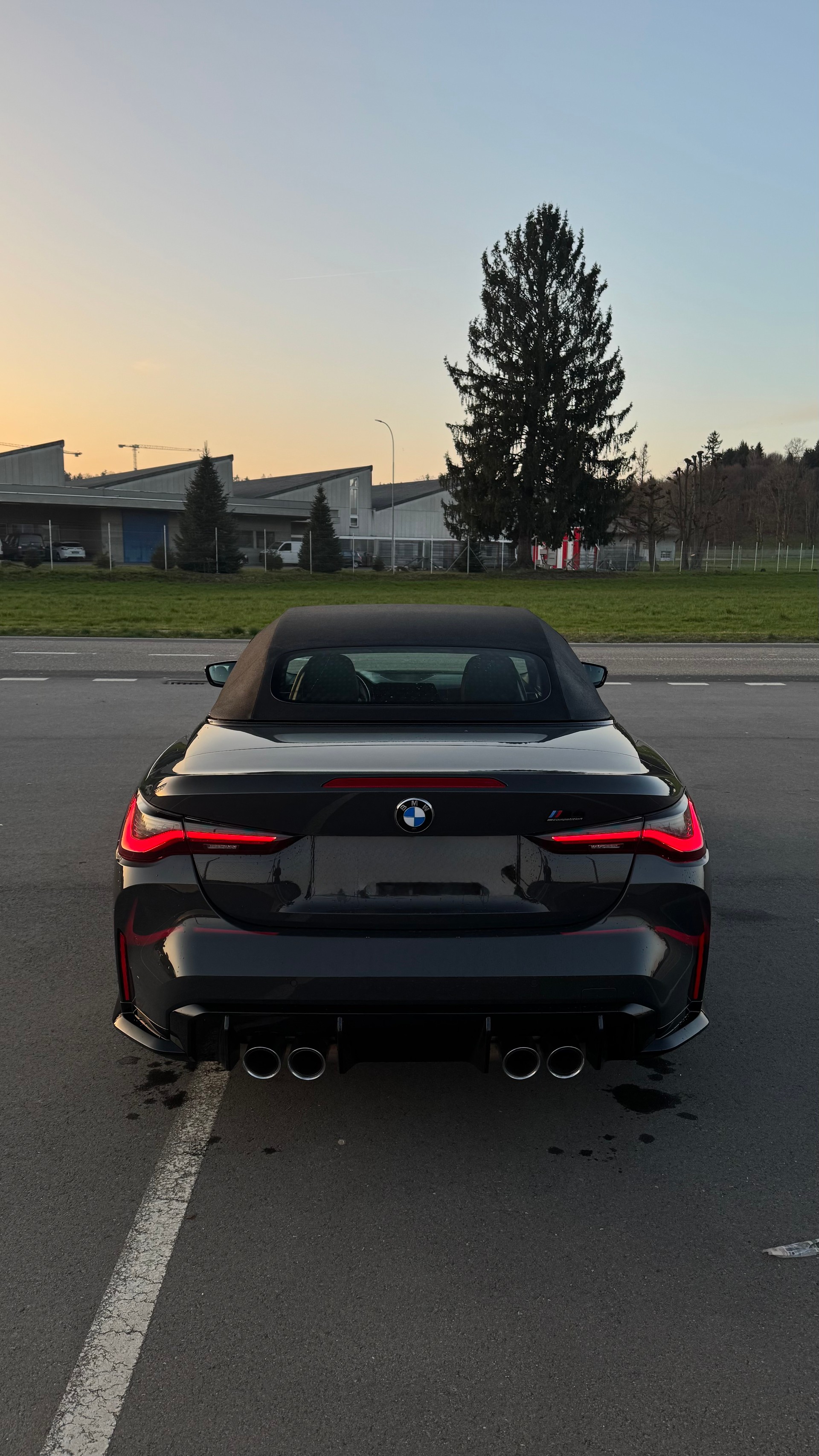 BMW M4 Cabrio Competition M xDrive-image-5