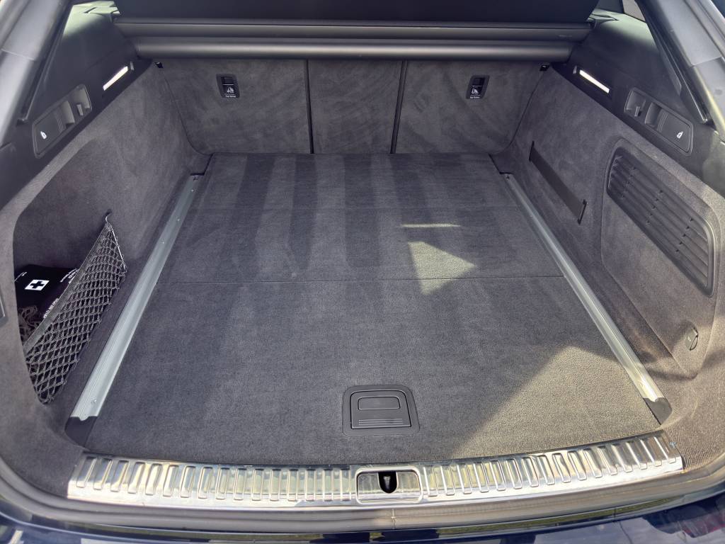 AUDI A6 Avant 45 TFSI Sport S-tronic quattro-image-11