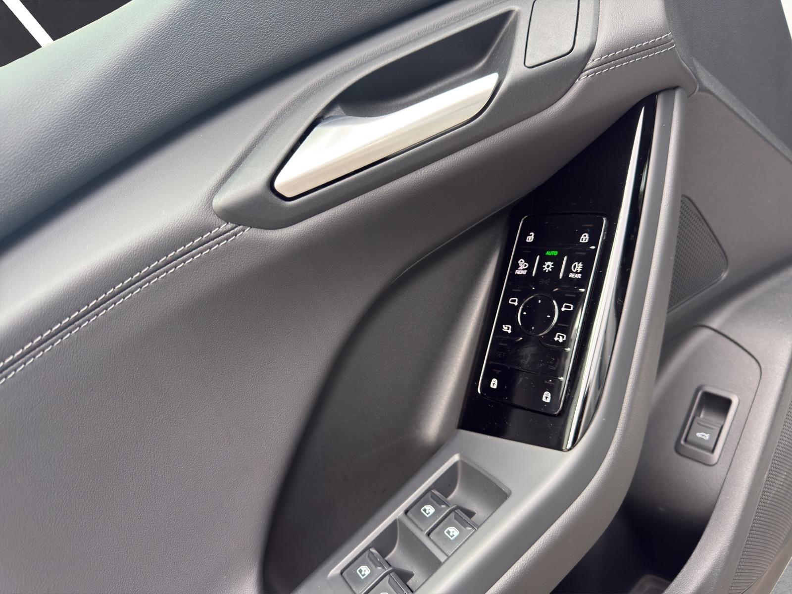AUDI Q6 e-tron quattro-image-11