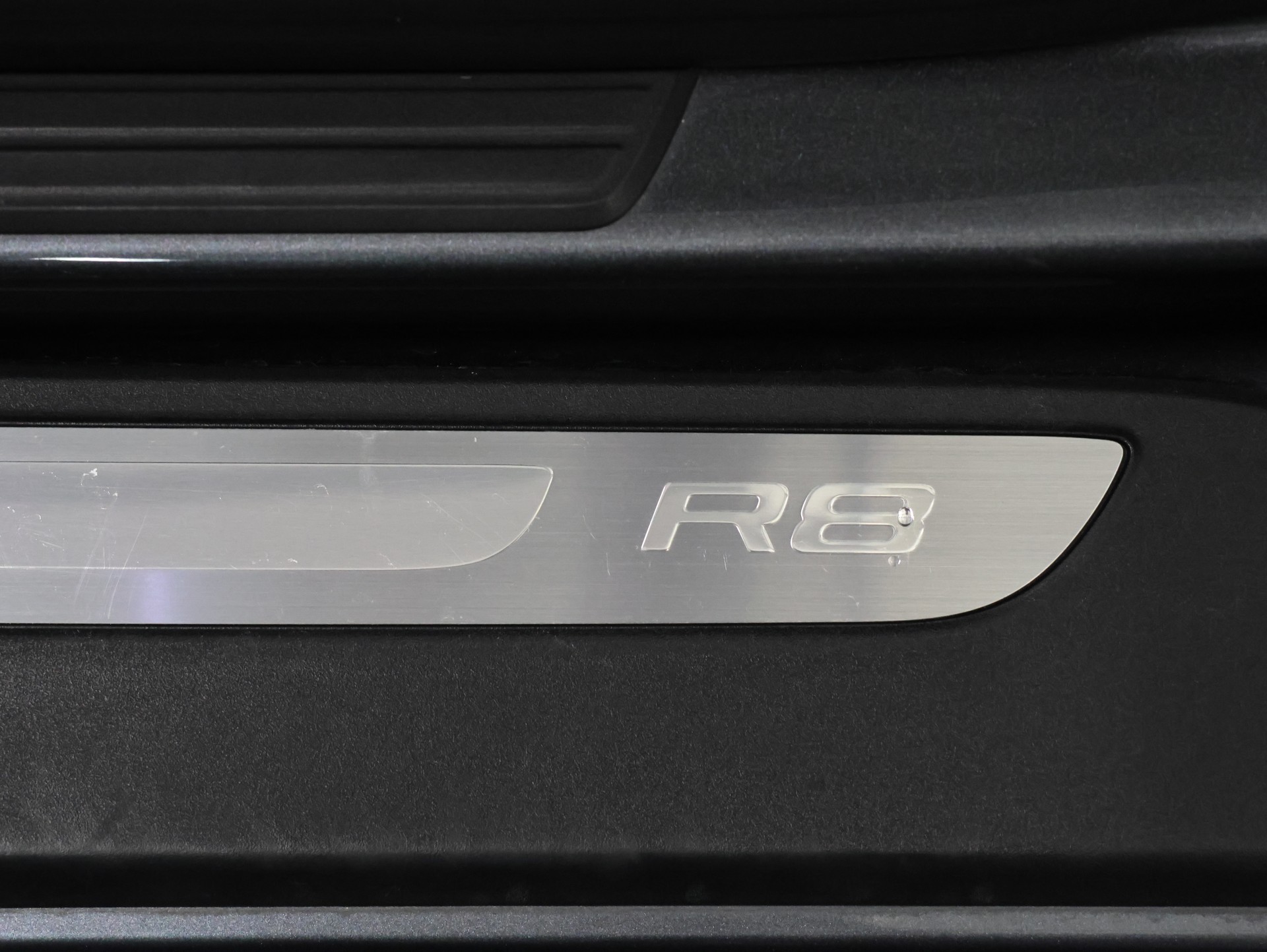 AUDI R8 Coupé 5.2 R-Tronic *Bang & Olufsen* *Rückfahrkamera* *Sportabgasanlage*-image-21