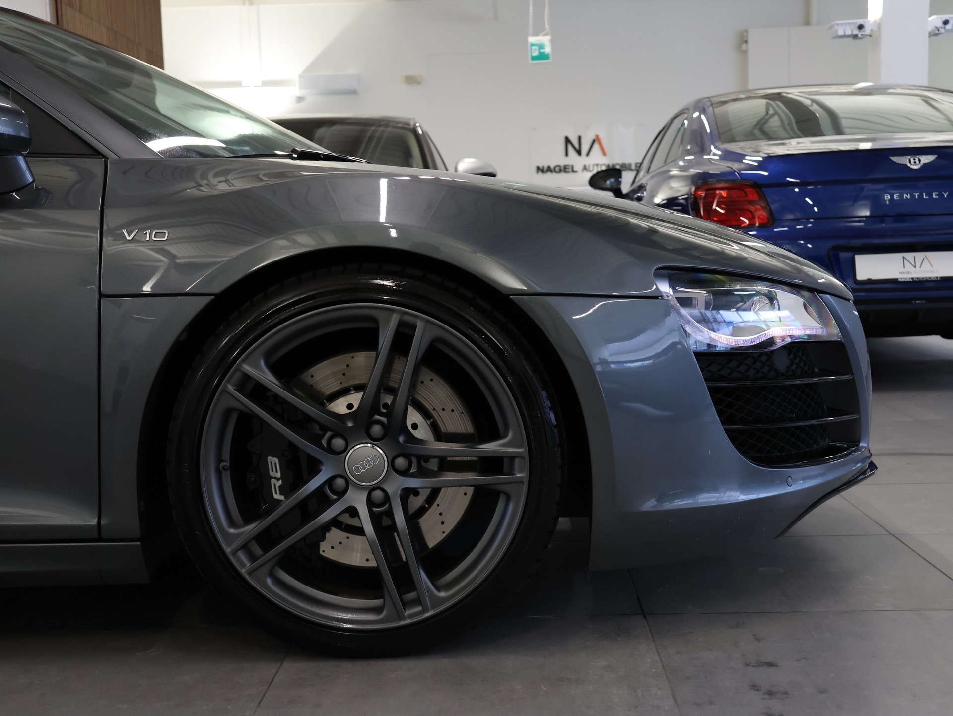 AUDI R8 Coupé 5.2 R-Tronic *Bang & Olufsen* *Rückfahrkamera* *Sportabgasanlage*-image-7